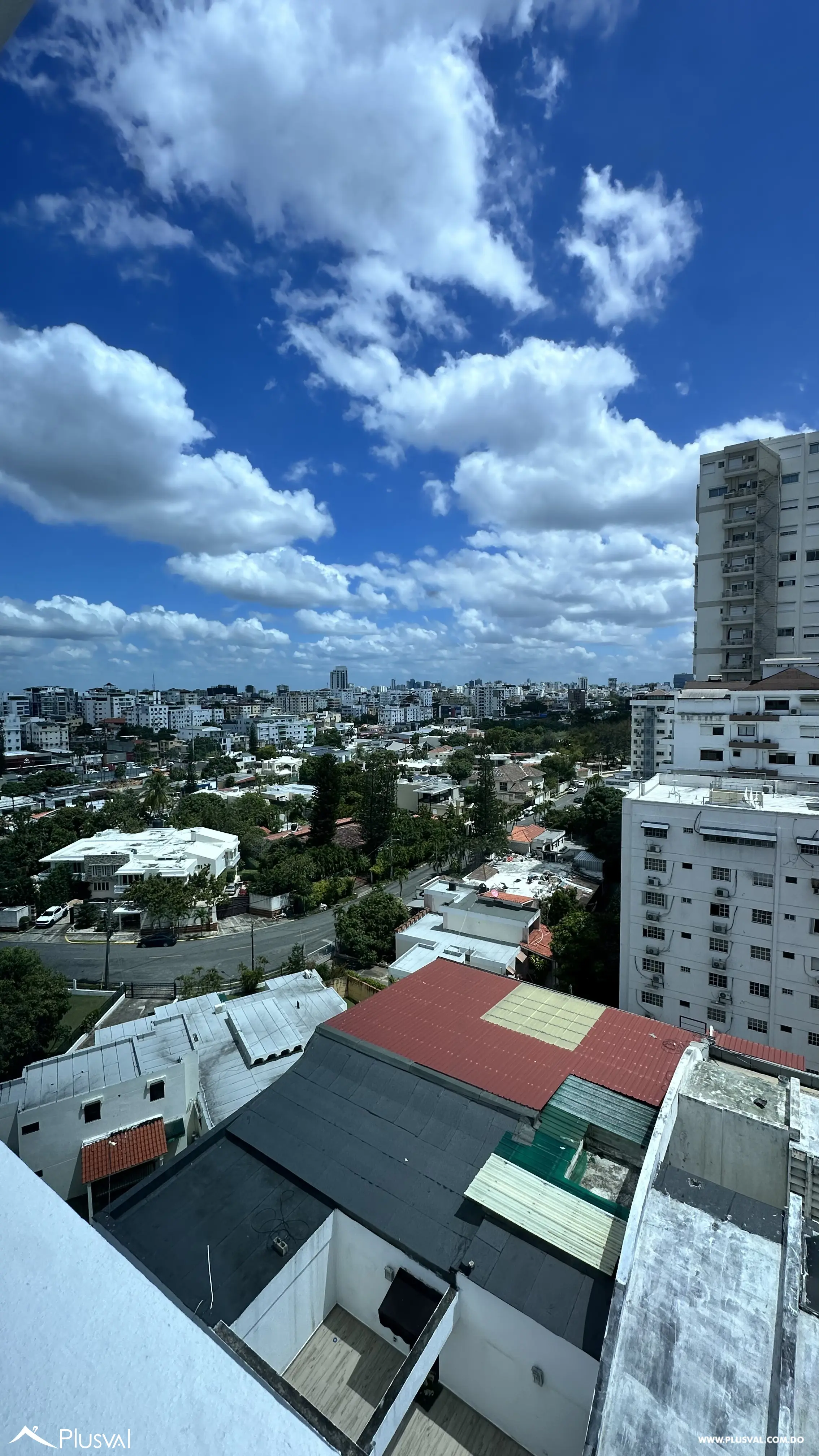 Apartamento en venta de 3 habitaciones con vista al mar en Avenida Enriquillo, piso alto y 3 parqueos 499605