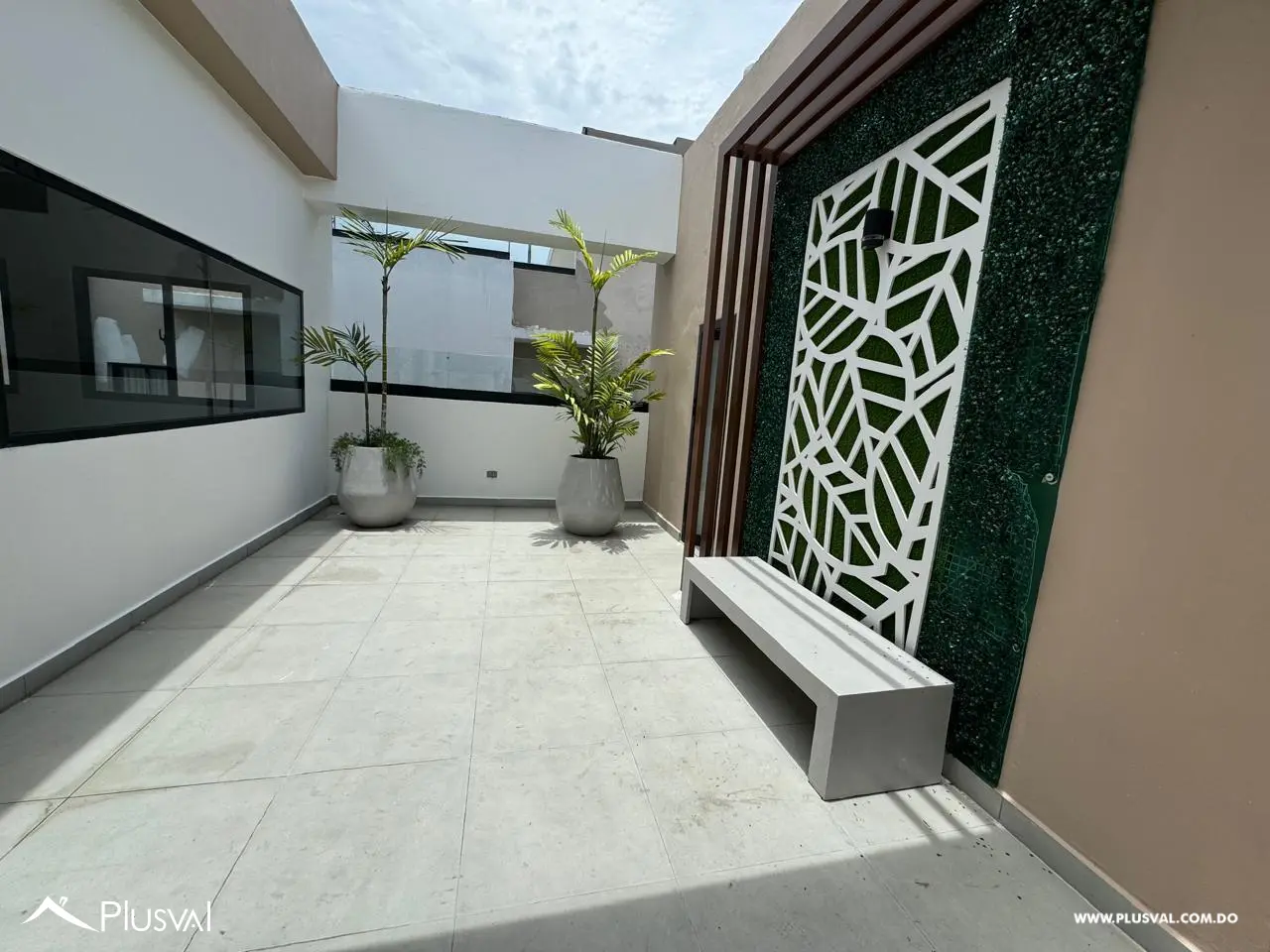 Alquiler  y Venta de comodo apartamento en torre moderna de Evaristo Morales 464627