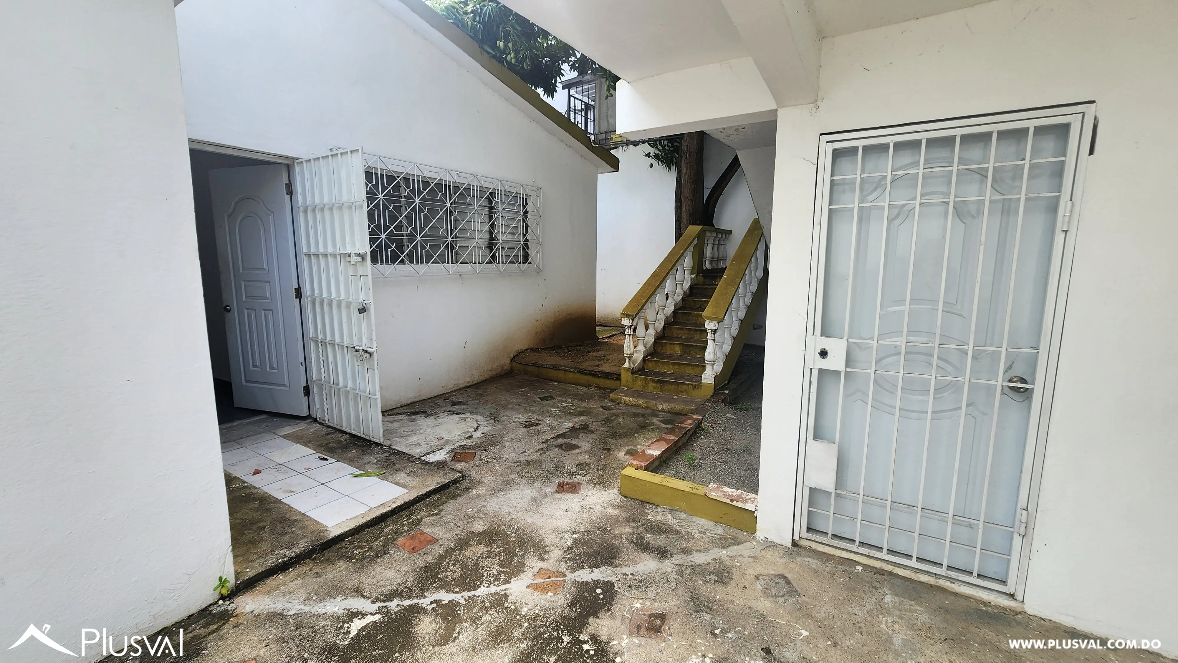Se alquila casa para fines comerciales. 502707