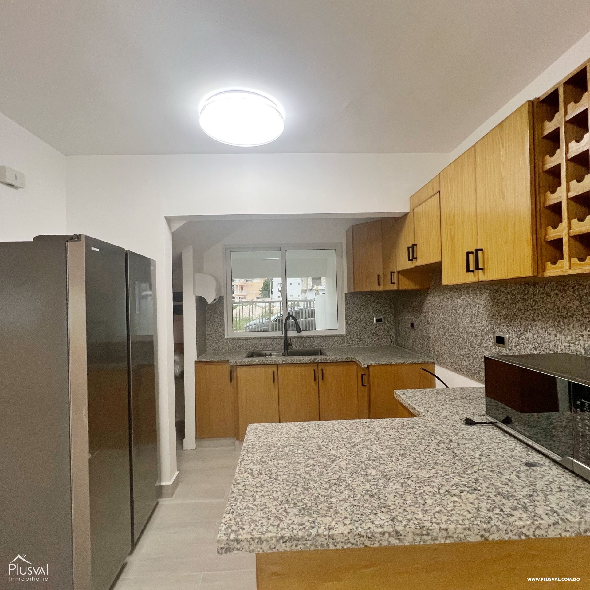 Espaciosa casa de dos niveles en renta en el paraiso de Punta Cana 373698