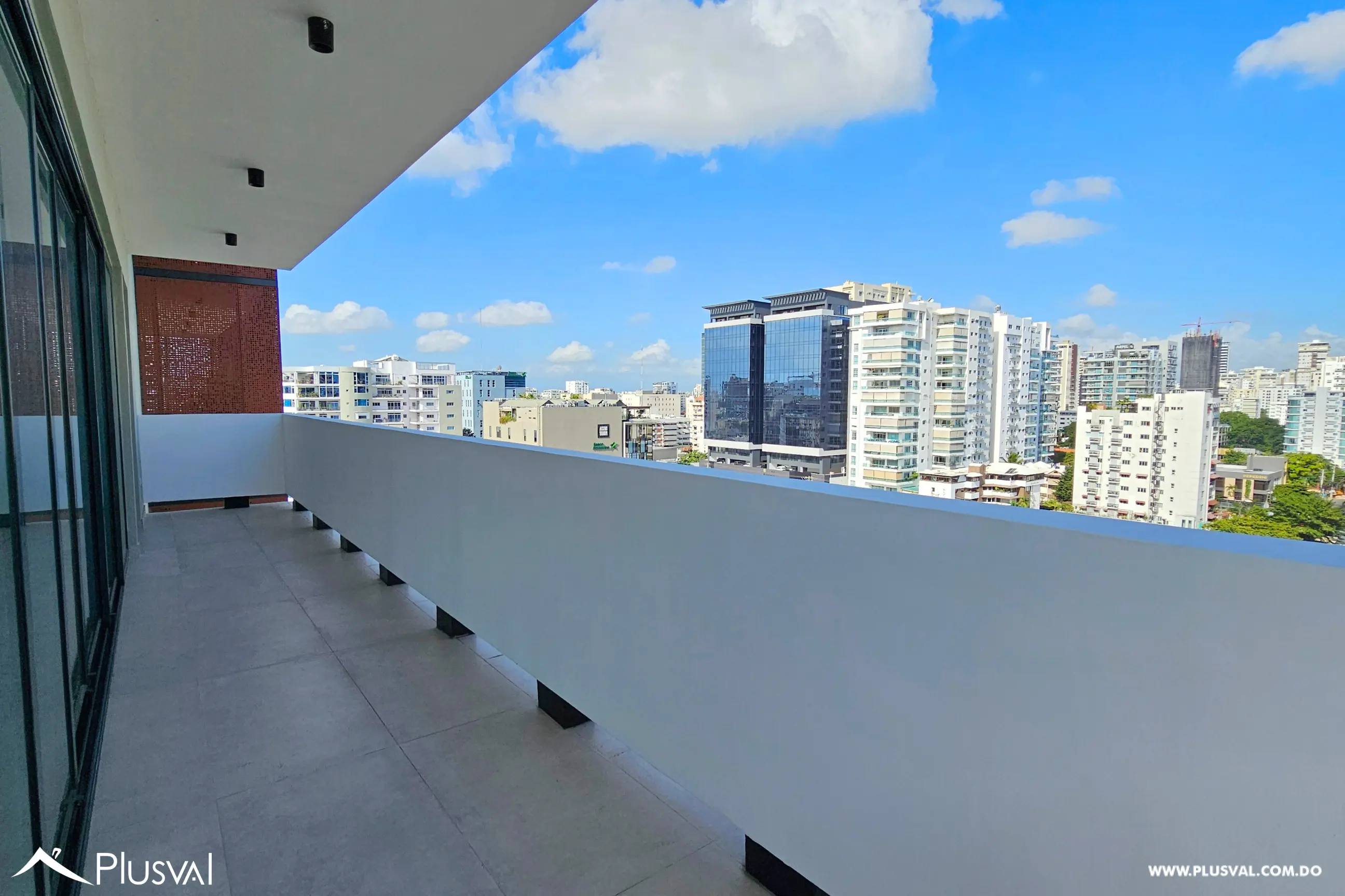 Apartamento en alquiler piso alto en Piantini 477550