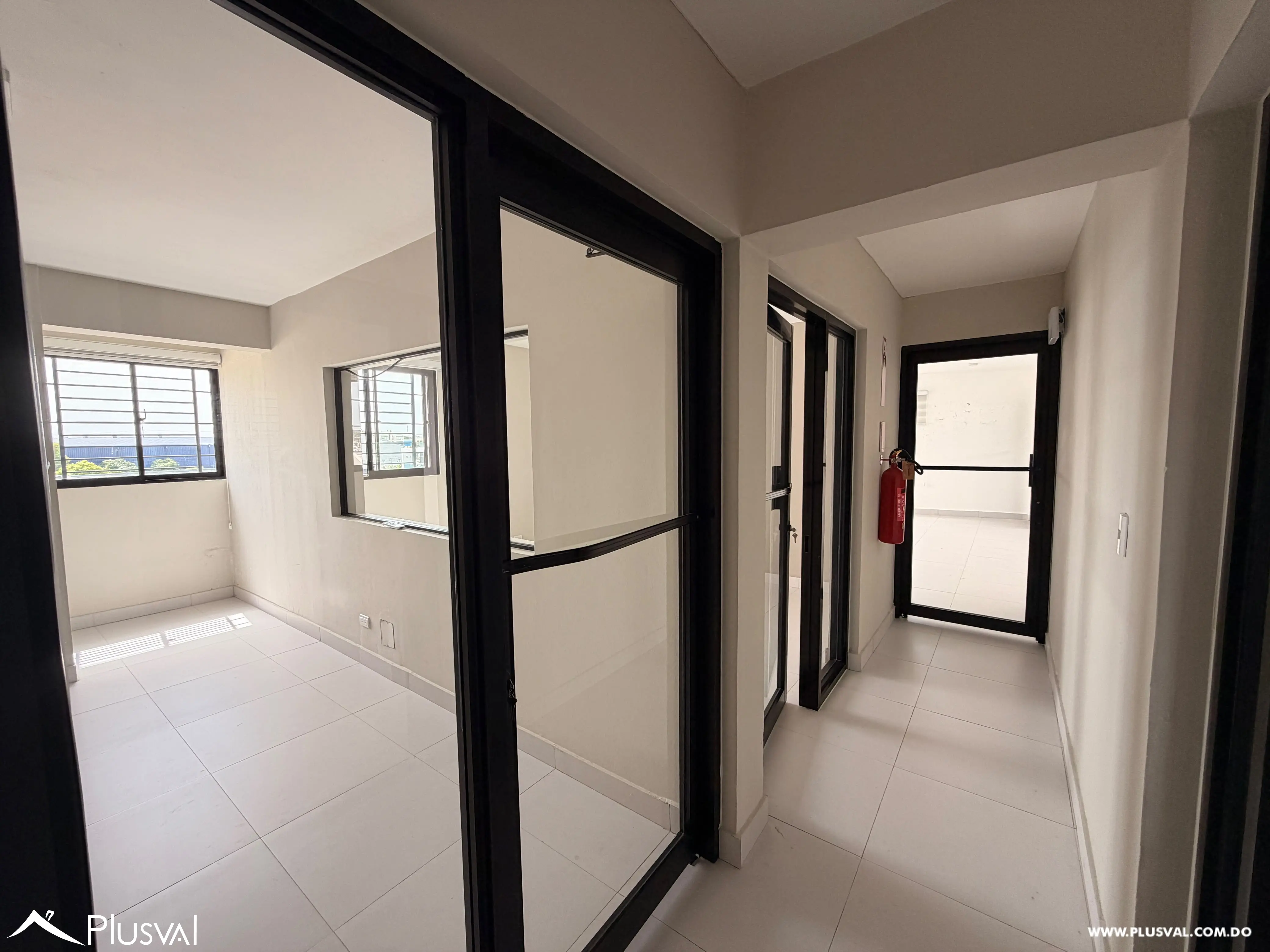 Amplio Local Comercial de 3 Niveles en Alquiler en Santiago 523460