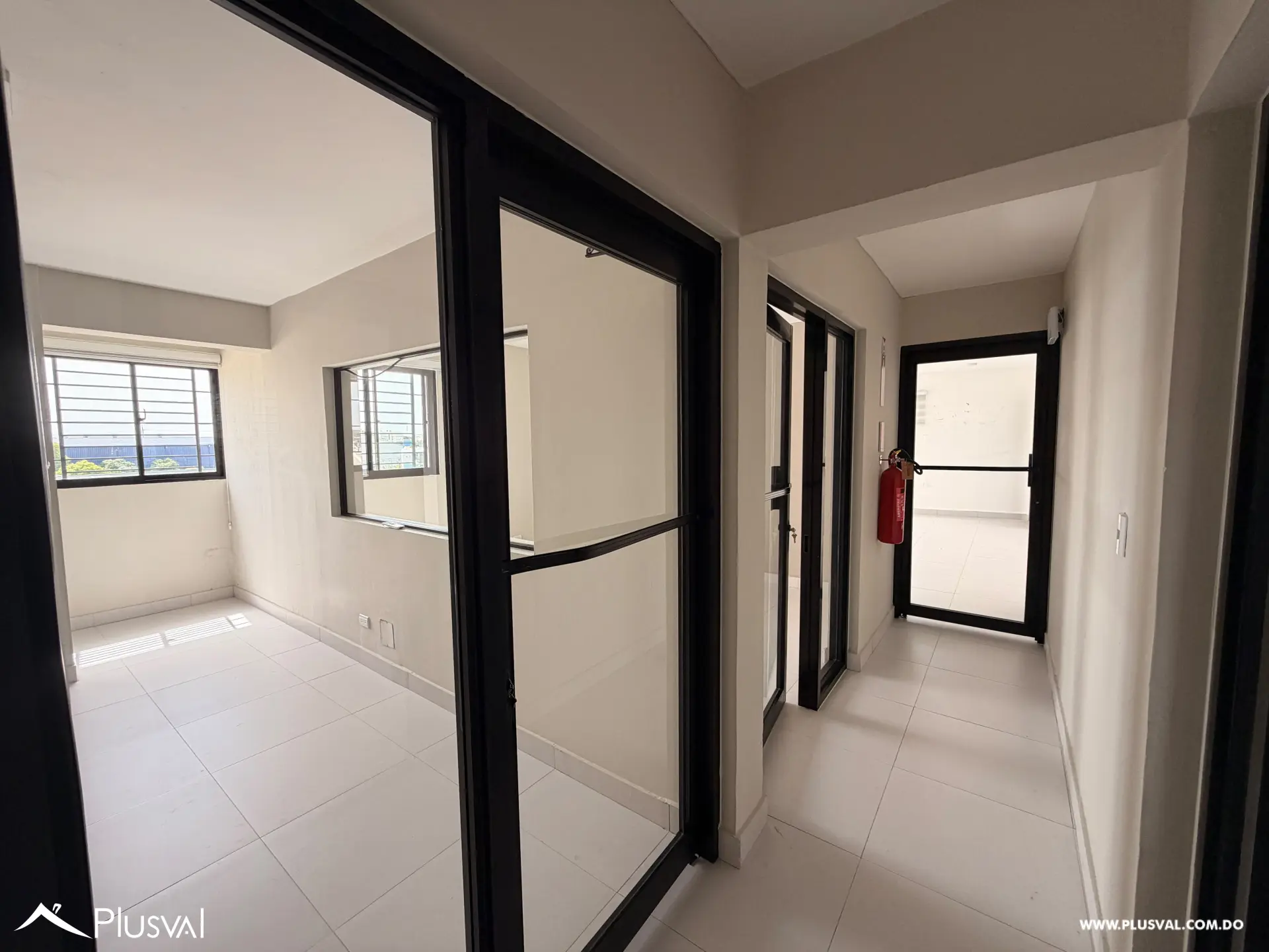 Amplio Local Comercial de 3 Niveles en Alquiler en Santiago 523460