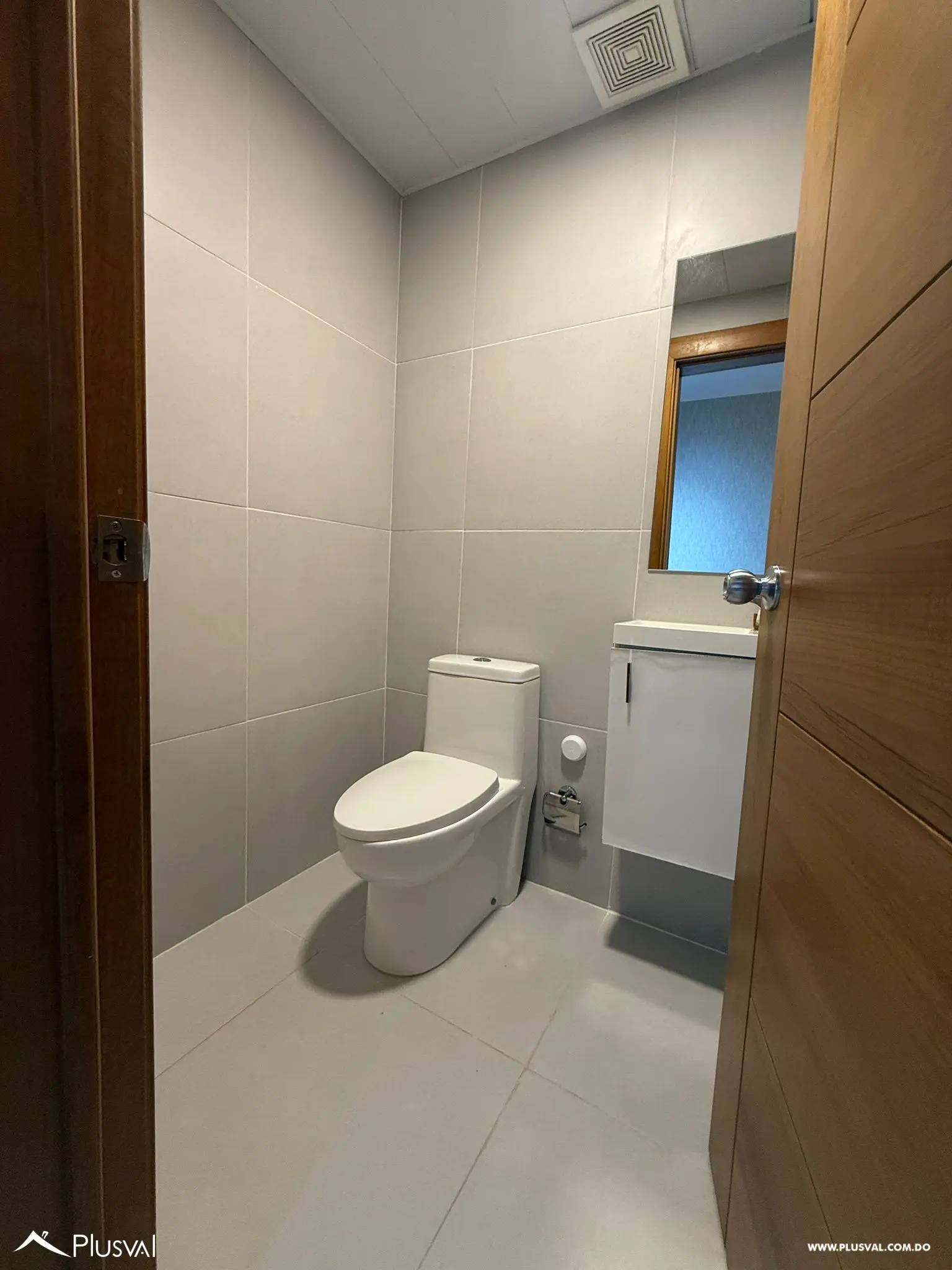 Alquiler de apartamento totalmente amueblado en Evaristo Morales 474083