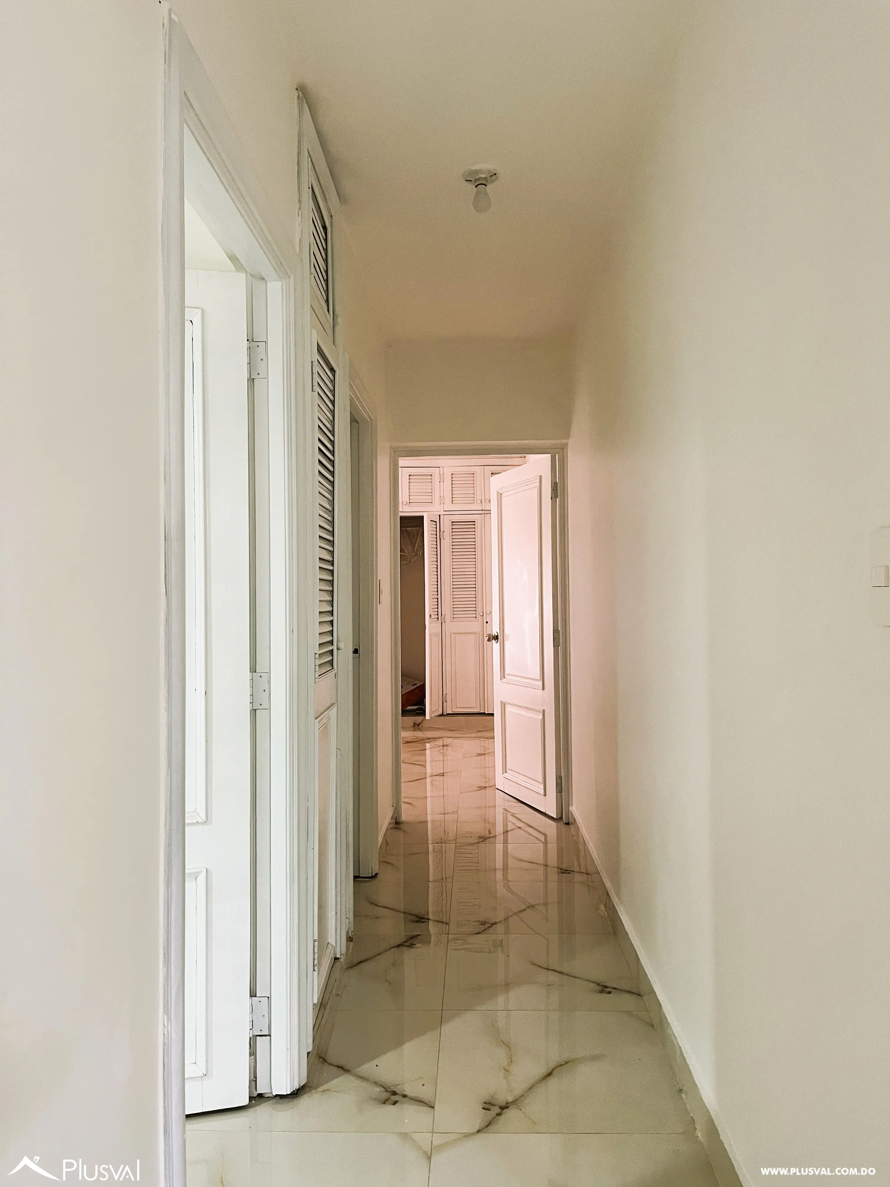 Apartamento de 3 habitaciones en alquiler en Evaristo Morales 523584