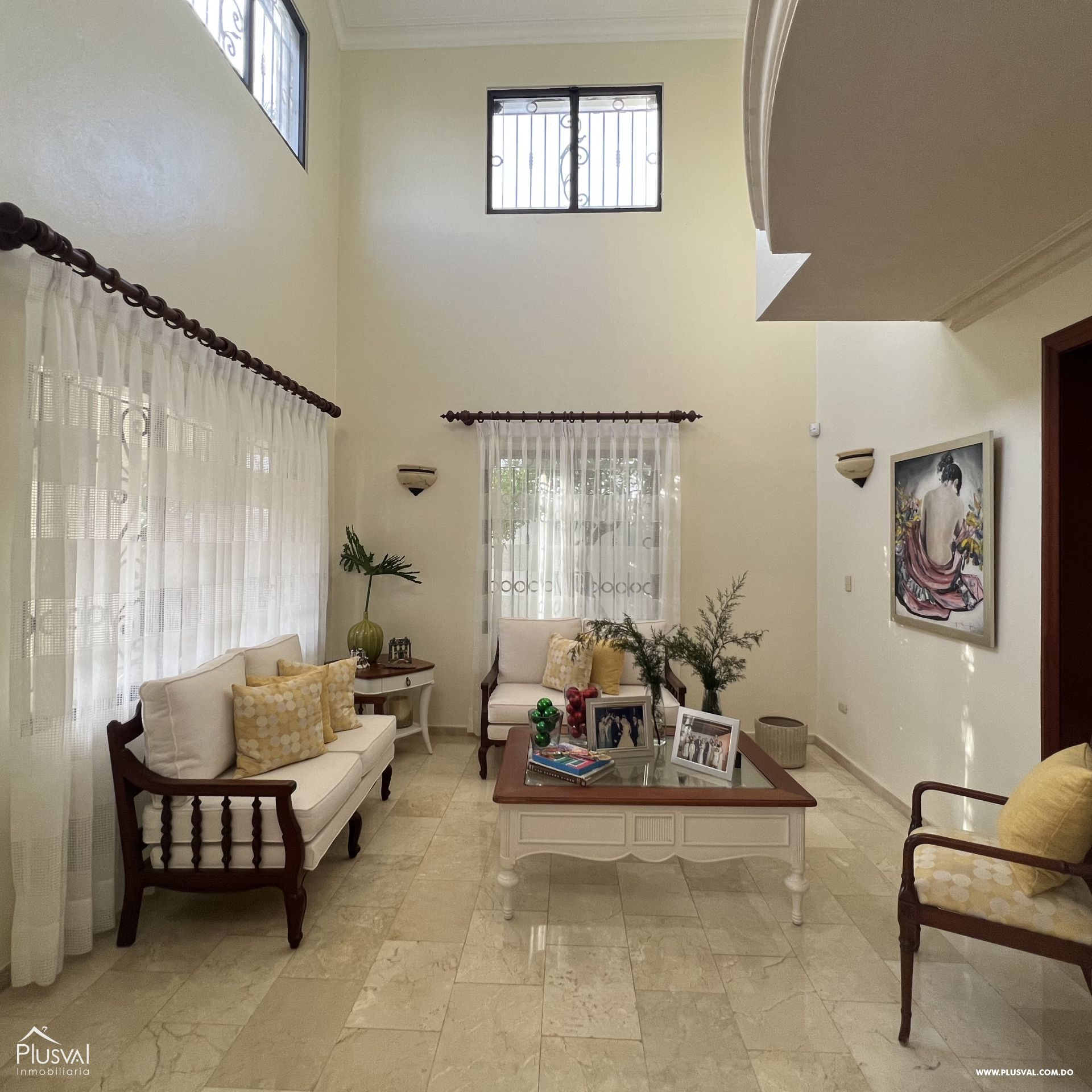 Hermosa Casa en Venta en Urbanizacion Cerrada 250517
