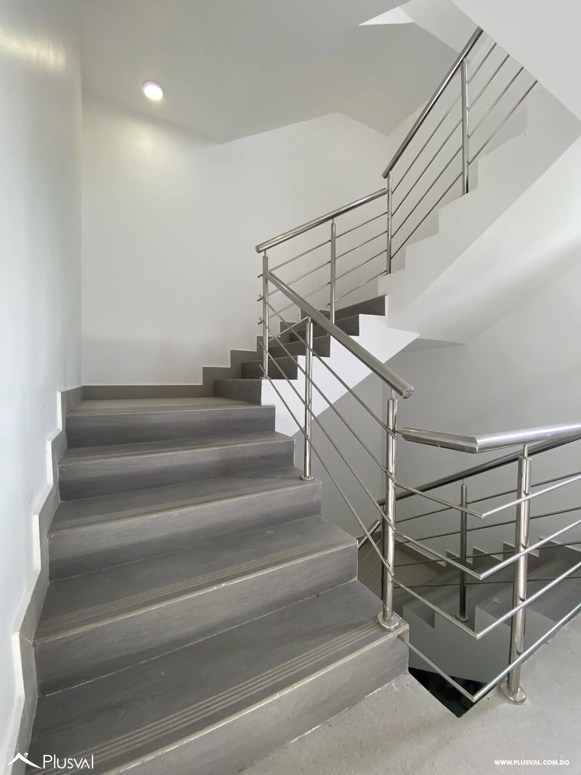 Apartamento en Segundo Nivel con Excelentes Amenidades y a Minutos del Aeropuerto del Cibao 517617