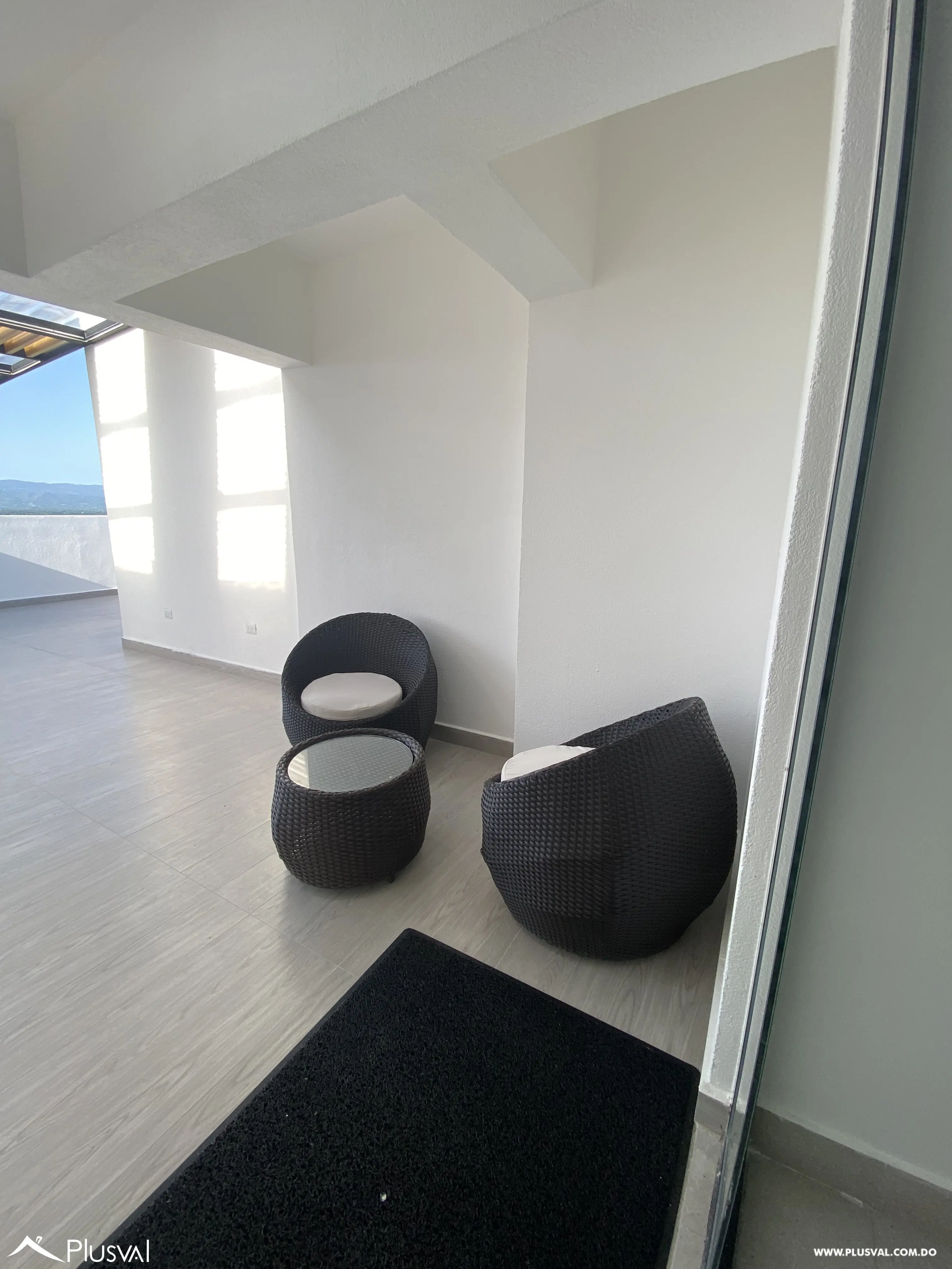 Apartamento en 4to nivel con ascensor, ubicado en una moderna torre próxima al Aeropuerto Internacional del Cibao, ideal para vivir o invertir. 518540