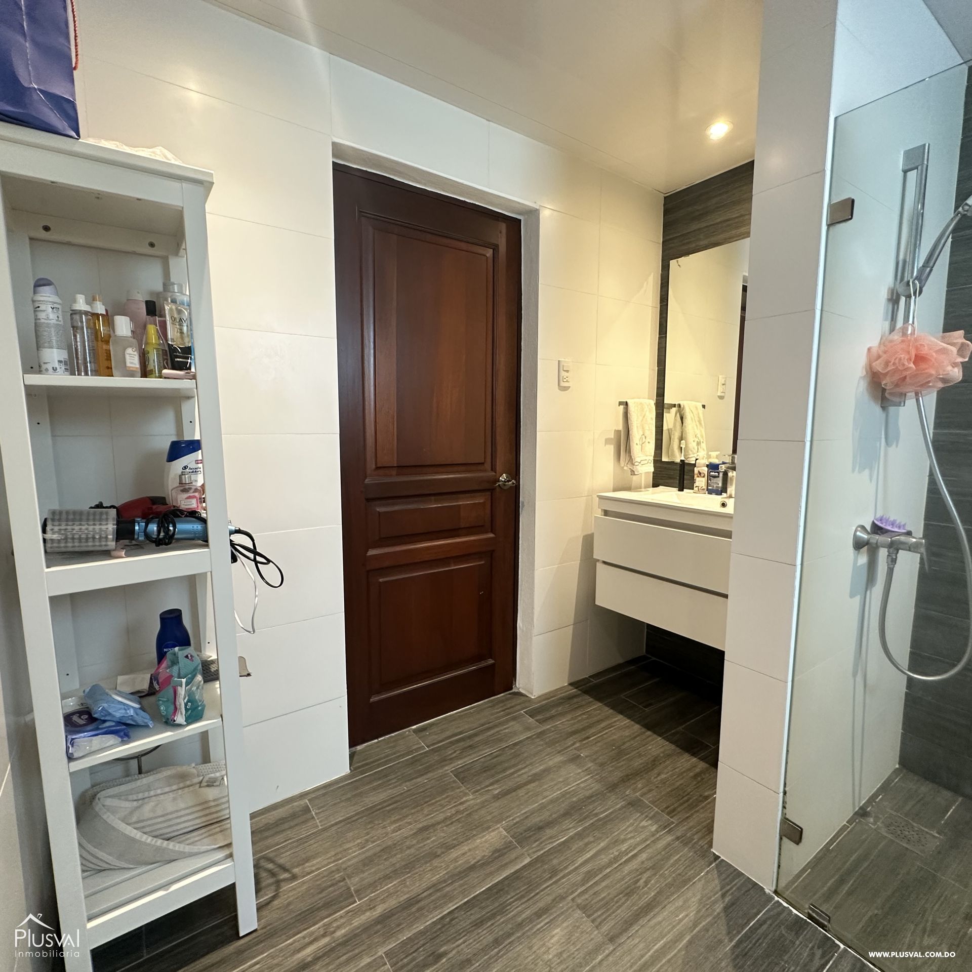 Amplio apartamento Amueblado en Alquiler en Piantini, DN 423629