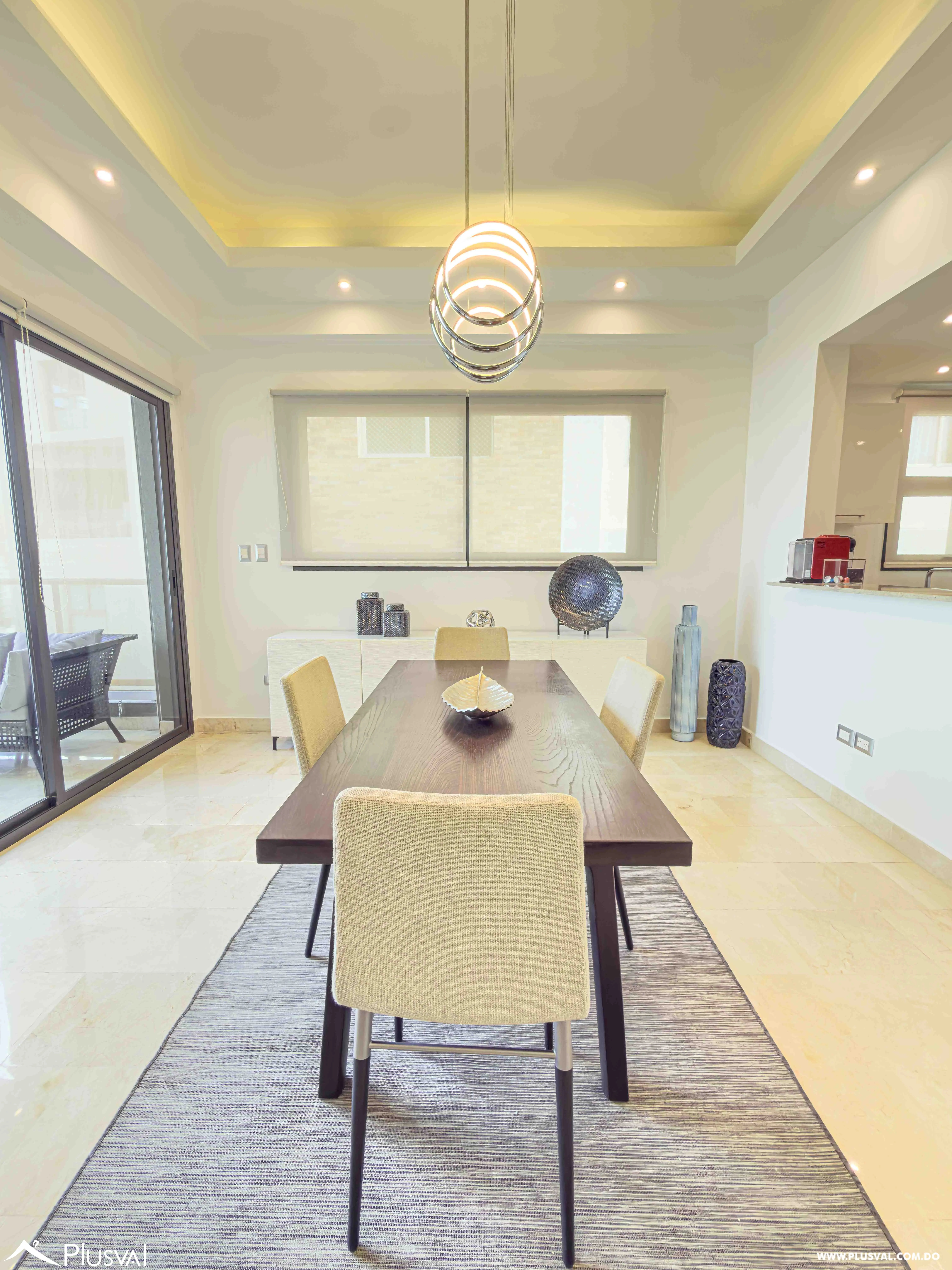 Elegante Apartamento Amueblado en Alquiler en Naco con 2 Habitaciones y Piso Alto 496544