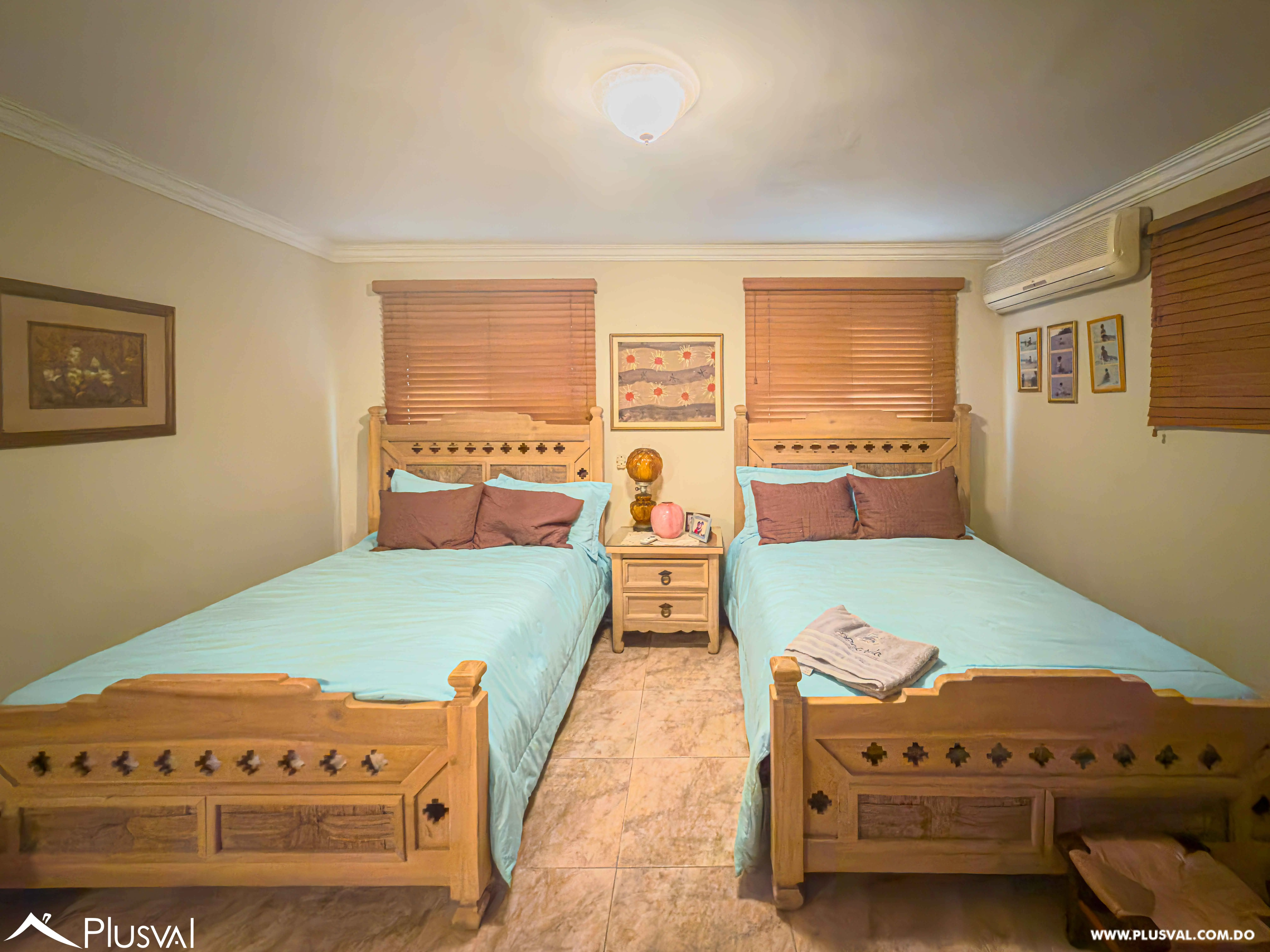 Villa en Venta en Juan Dolio con Piscina, Gazebo y Amplio Patio en Comunidad de Golf 496594