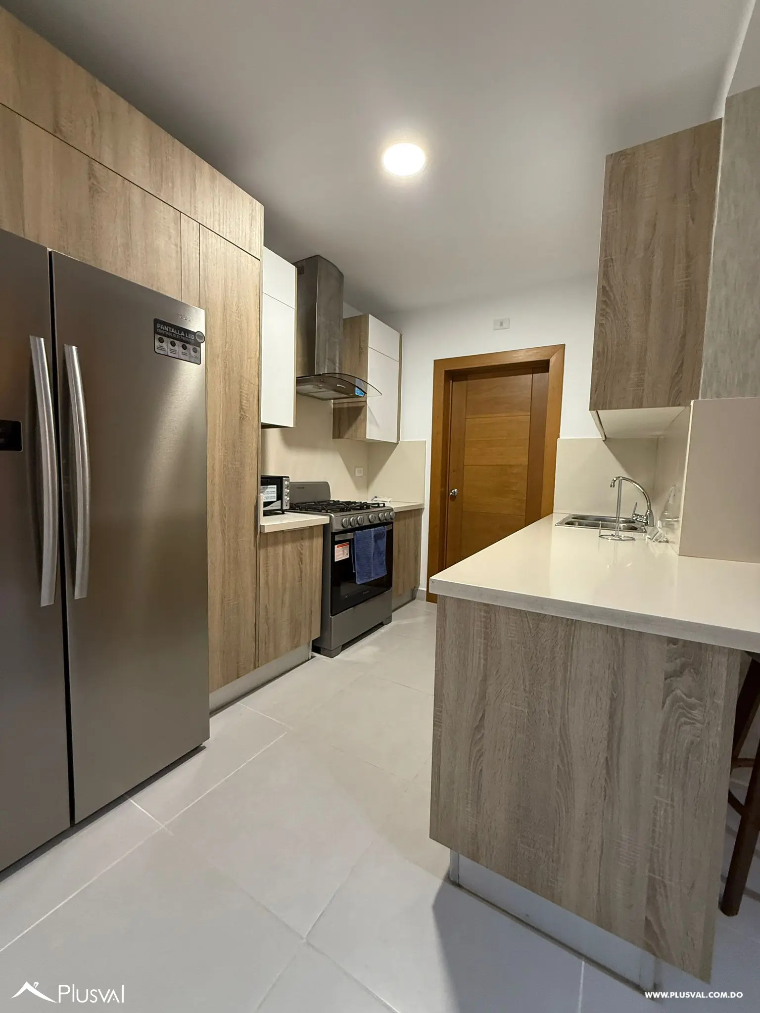 Alquiler de apartamento totalmente amueblado en Evaristo Morales 474082