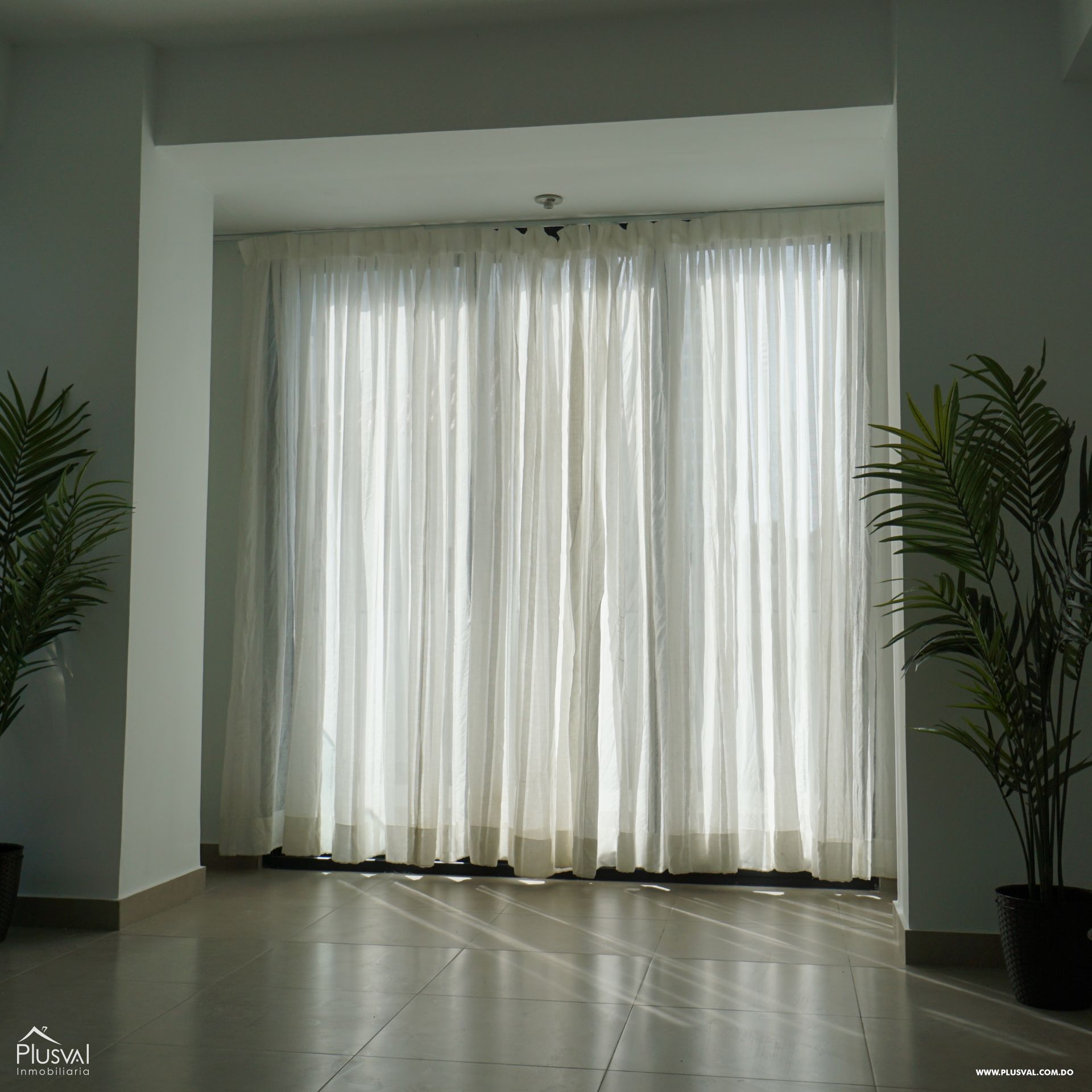 Moderno apartamento en alquiler con línea blanca en Piantini 430674