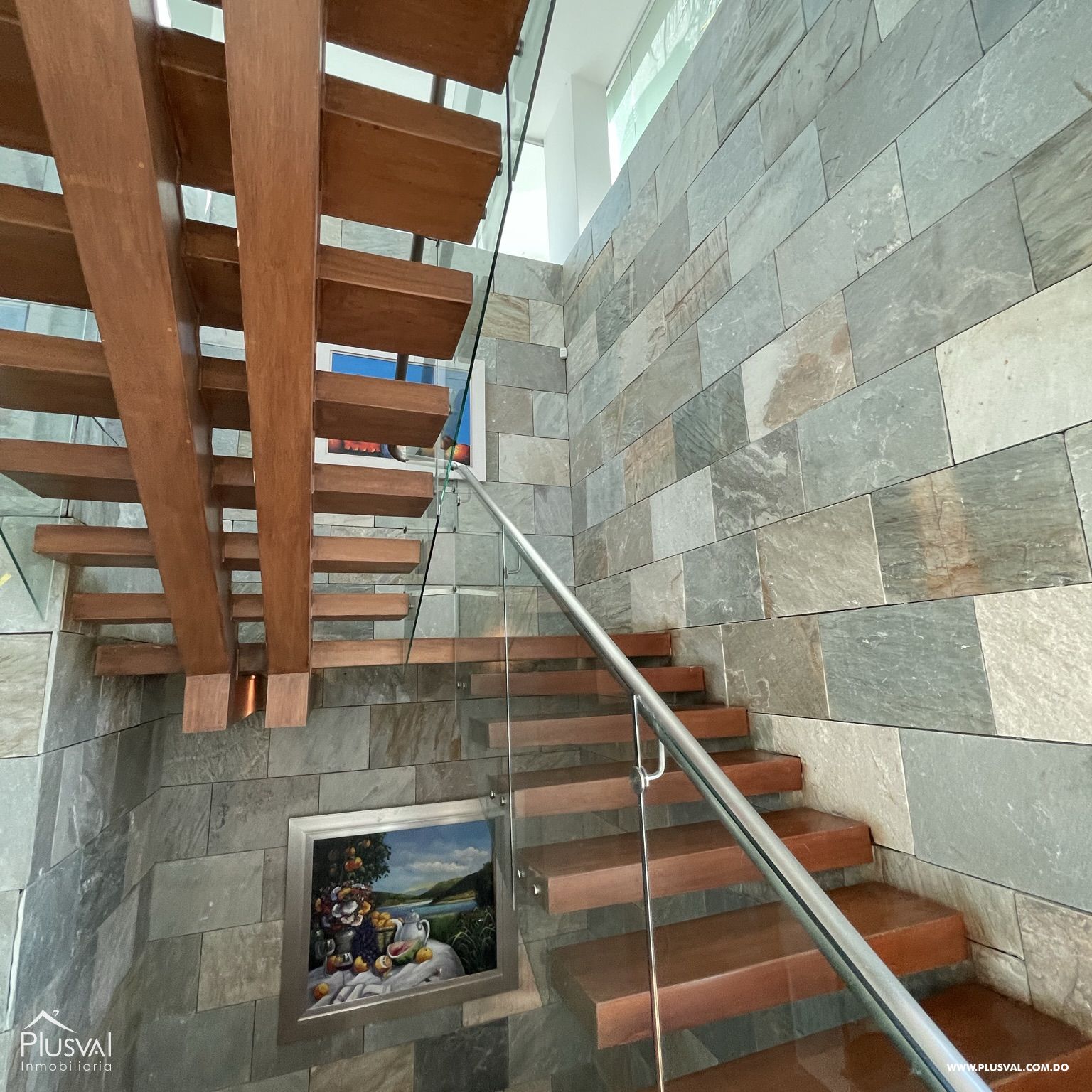 Espectacular casa de 3 Niveles en Venta en El Gloria, La Vega. 283383
