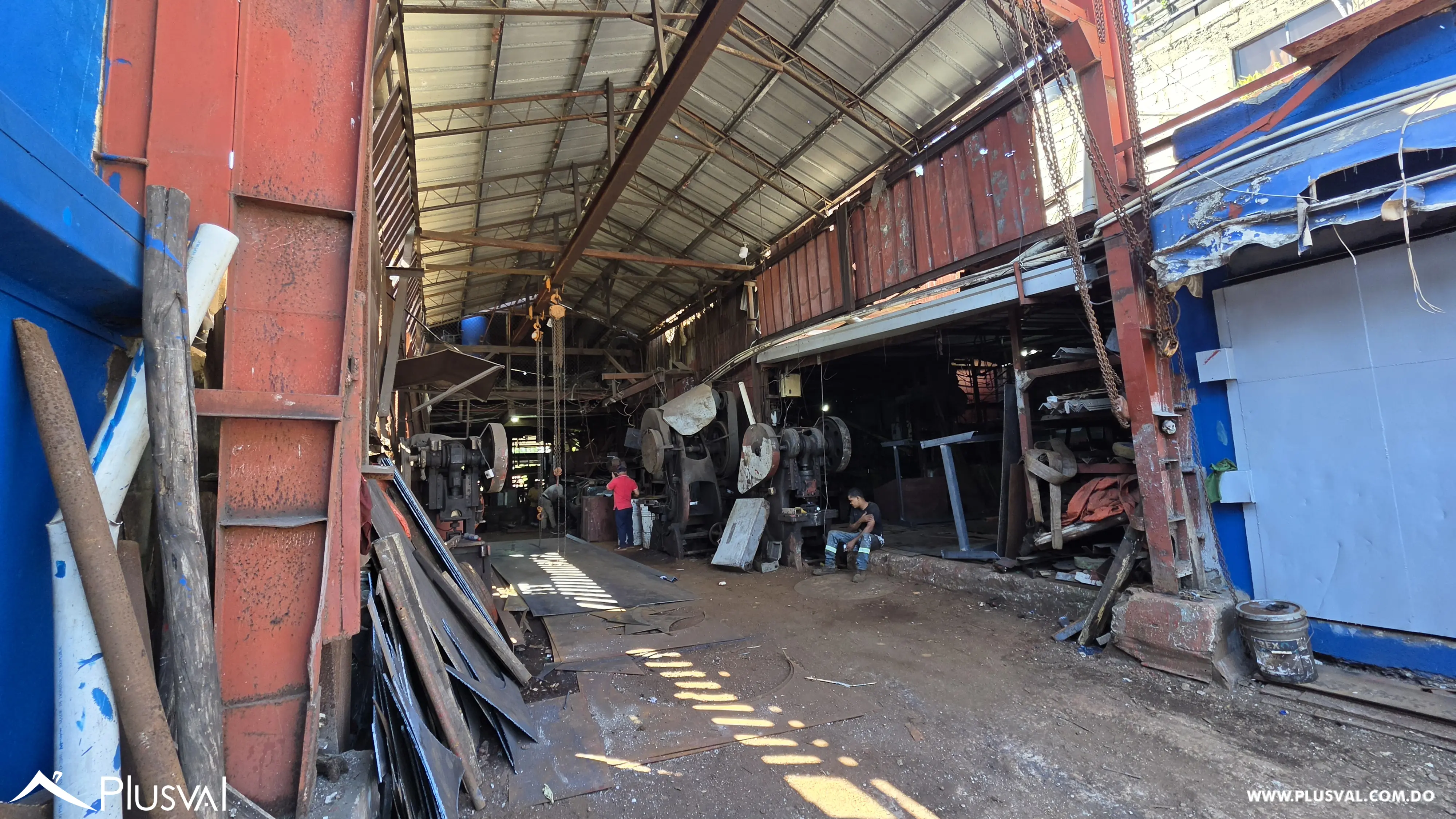 Buscas solar para ampliar tus operaciones y ver crecer tu negocio? Este solar es una oportunidad UNICA. Te esperamos 496902