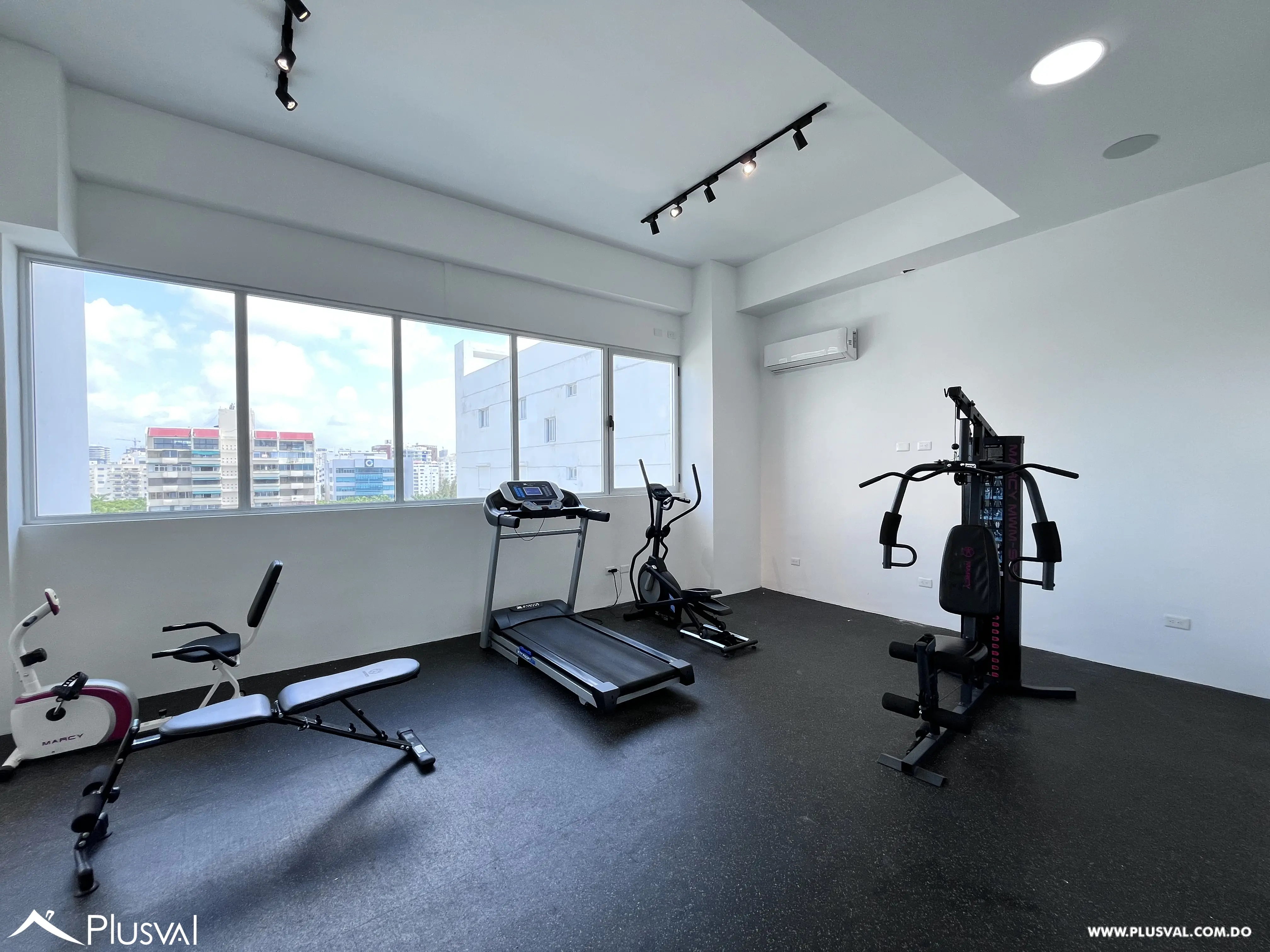 Alquiler de amplio apartamento en La Julia con estudio 513502