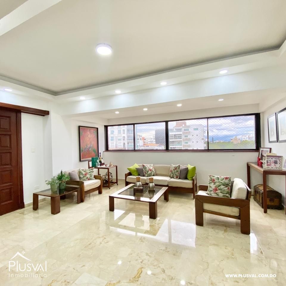 Venta de Elegante Apartamento en Cacicazgos: Espacioso, Iluminado y con Pisos de Mármol 384554