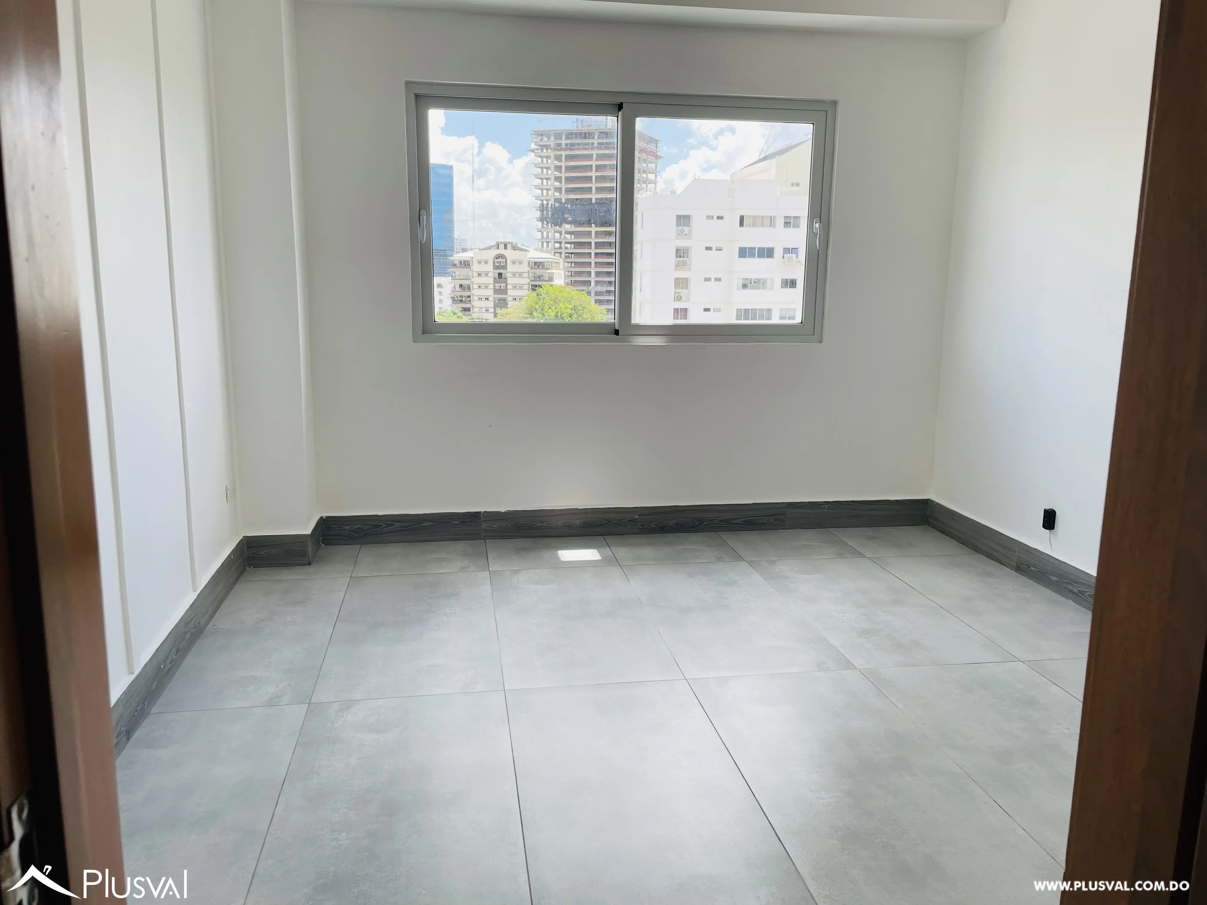 Alquiler De Apartamento Con Linea Blanca En Piantini / 1 Hab. / 1 Parqueo 497485