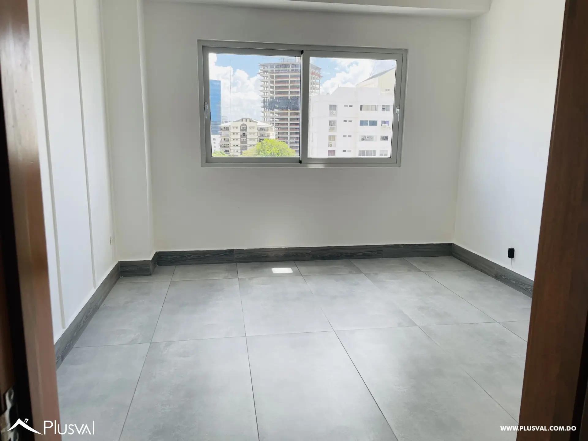 Alquiler De Apartamento Con Linea Blanca En Piantini / 1 Hab. / 1 Parqueo 497485