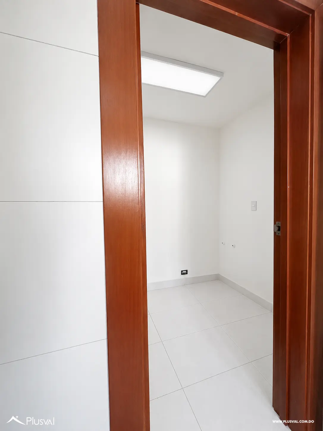 Casa en alquiler en Ensanche Paraíso | Uso residencial o comercial 520034
