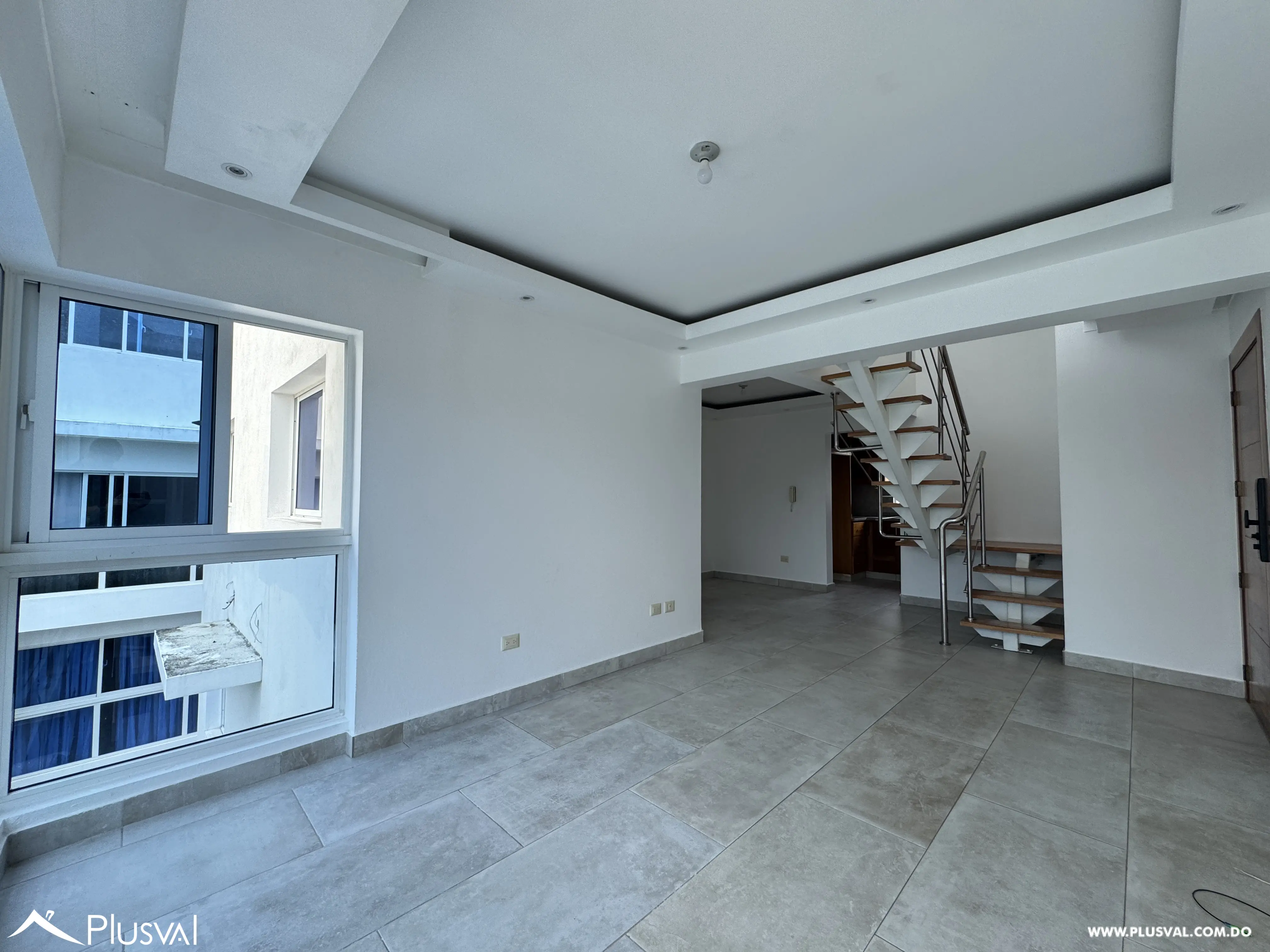 Penthouse en alquiler de 3 habitaciones con terraza en Altos de Arroyo Hondo 462846