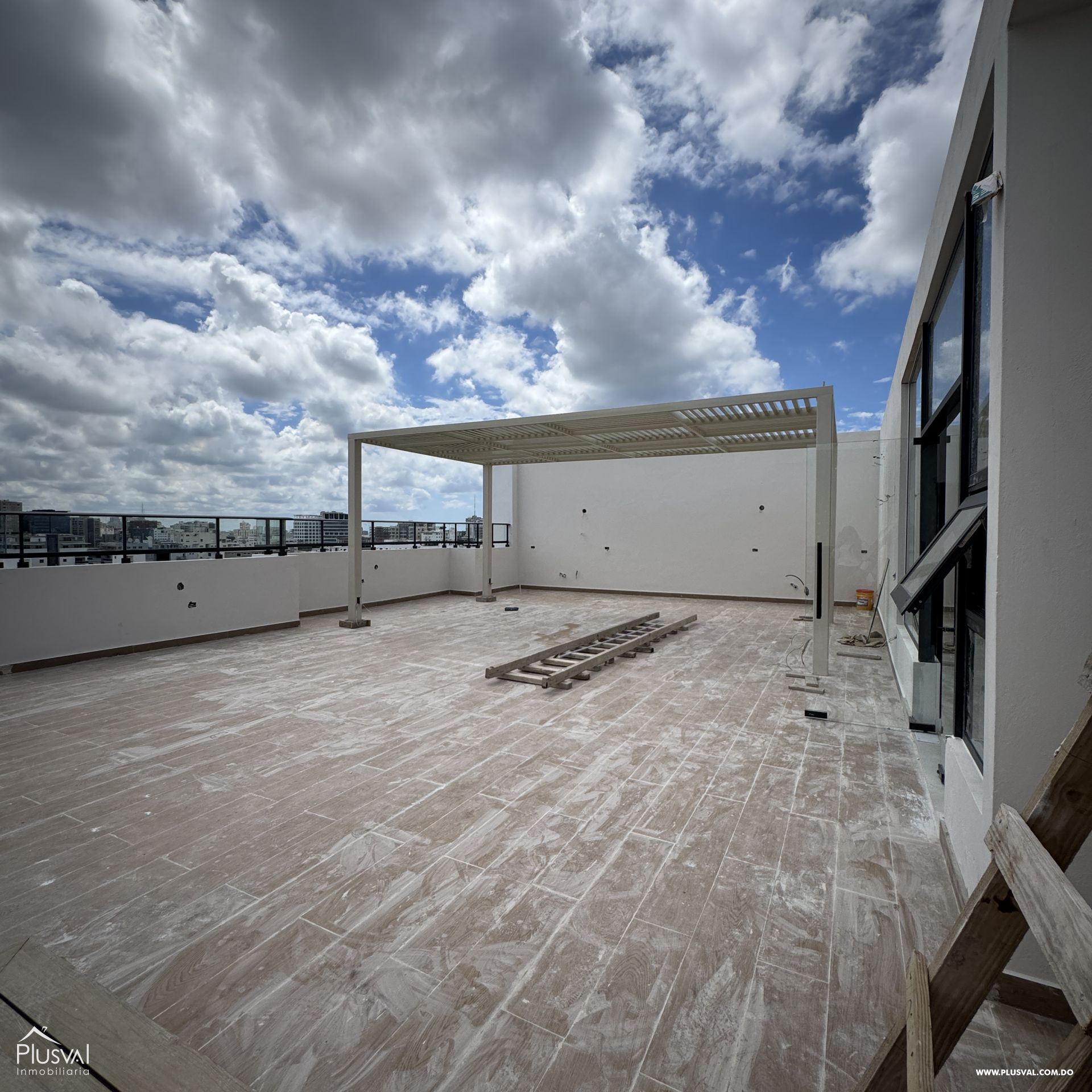 Penthouse Apartamento en venta de 2 habitaciones en Evaristo Morales 434031