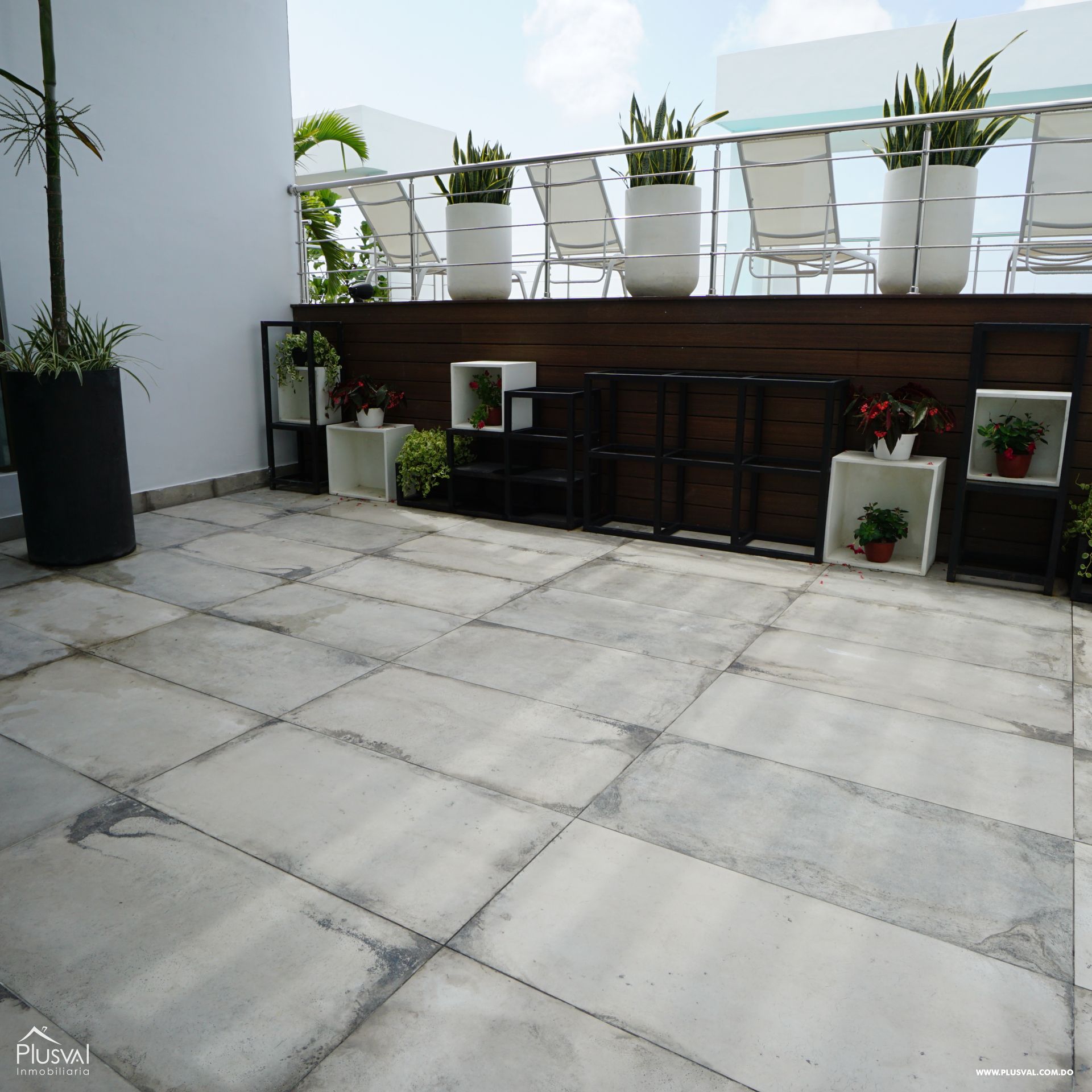 Apartamento en alquiler con linea blanca en Piantini 183102