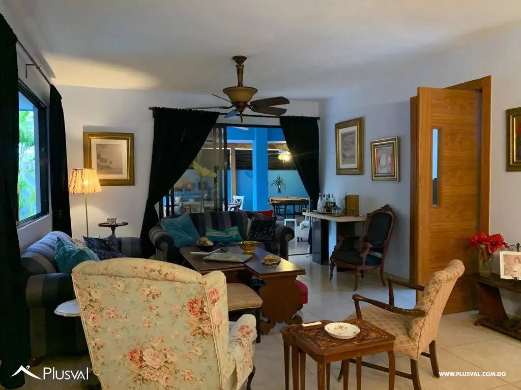 Amplia casa de dos niveles en venta en Isabel Villas 471064