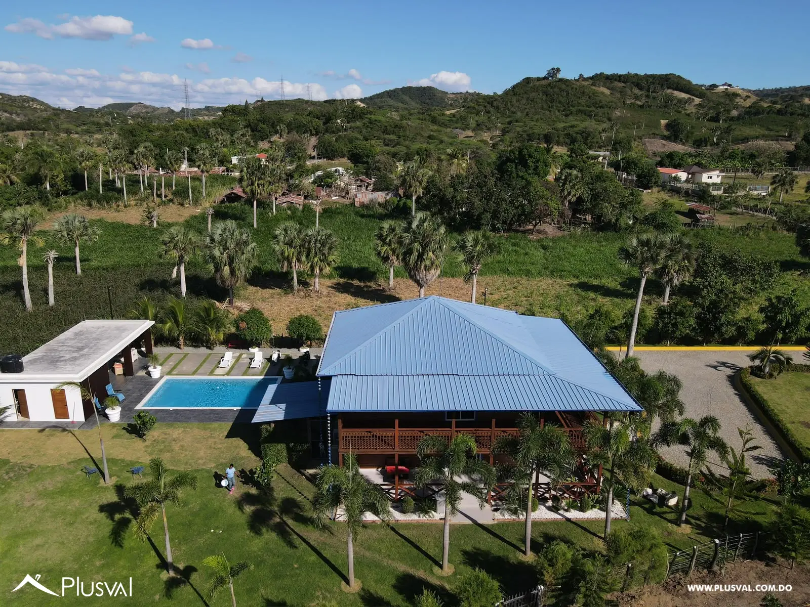 Villa tipo casa de campo en madera rodeada de naturaleza, a solo 30 minutos del Santiago Centro. 527465