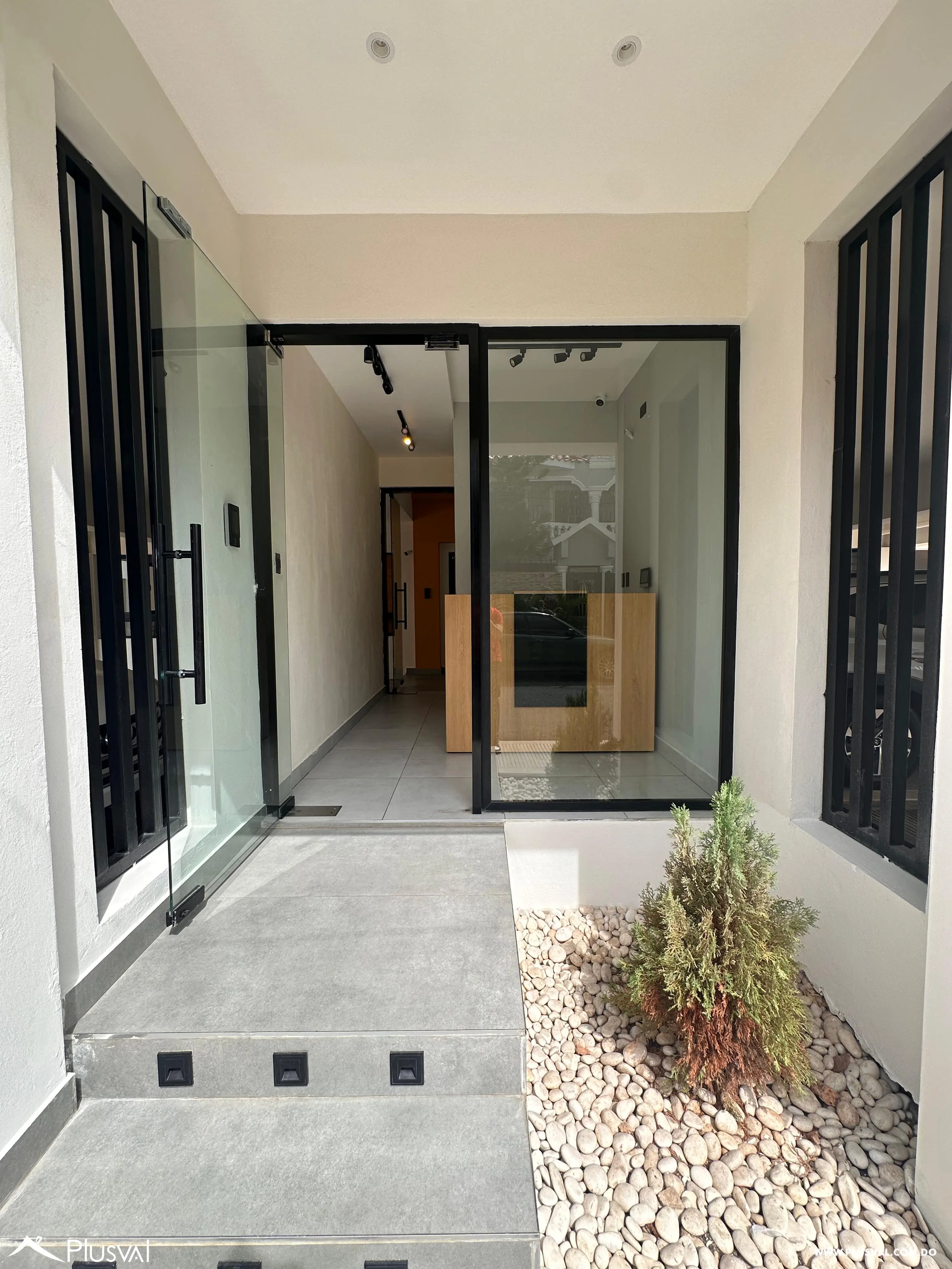 Apartamento  con patio privado en autopista san isidro 488051