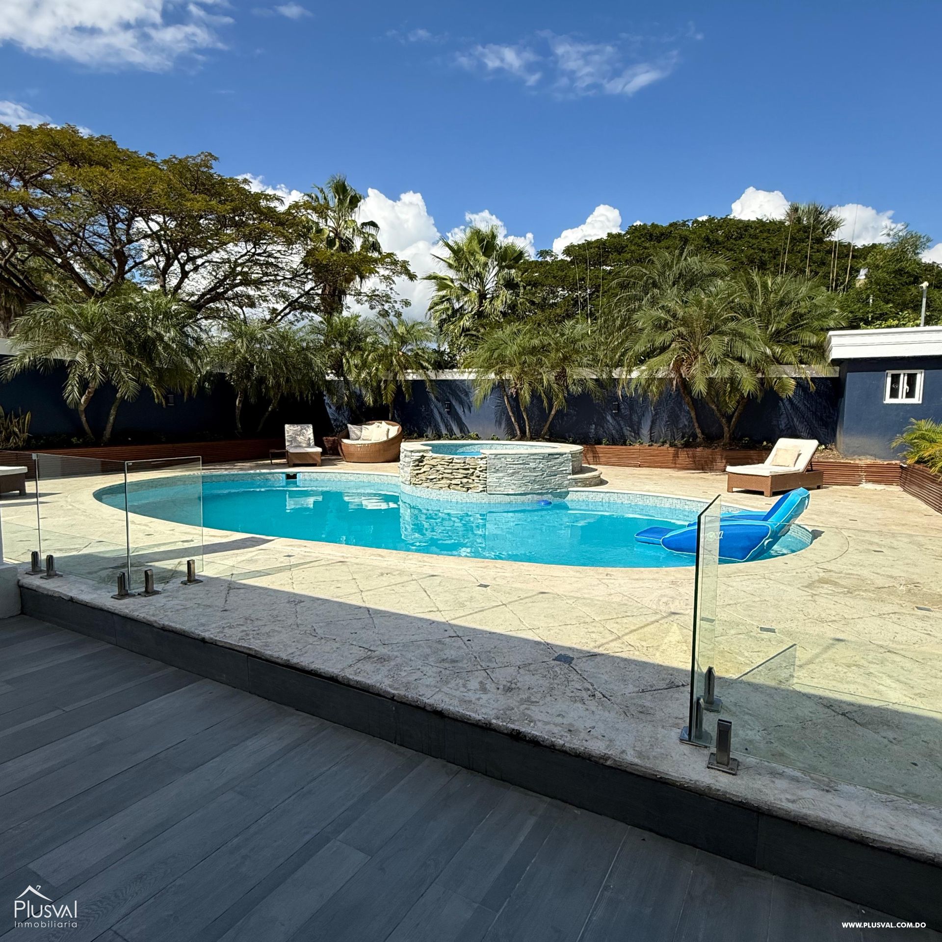 Casa en Venta con Amplios Espacios ubicada en Cerro Alto 410853
