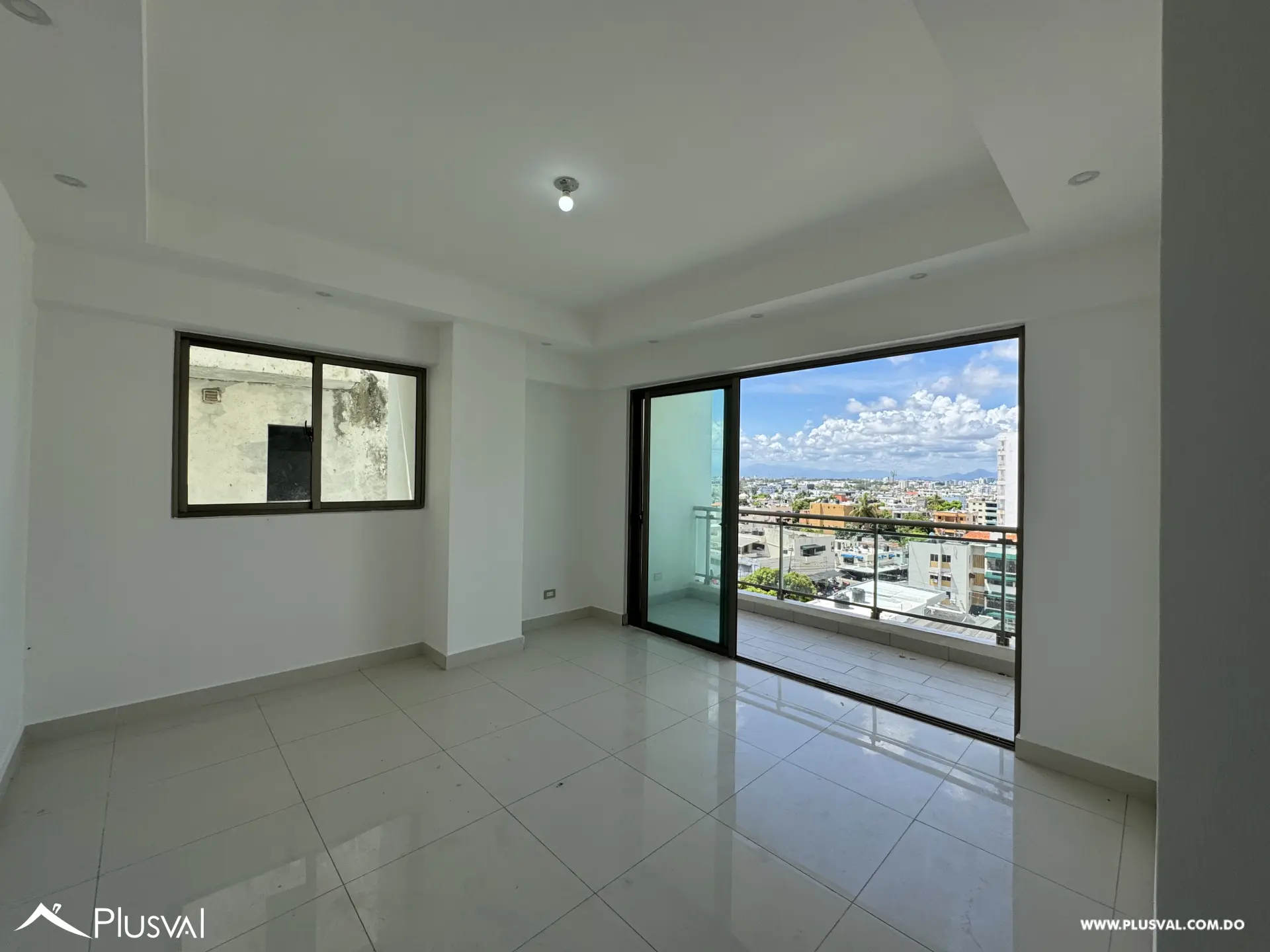 Apartamento en alquiler en torre moderna con vista a la ciudad | 3 habitaciones 530630