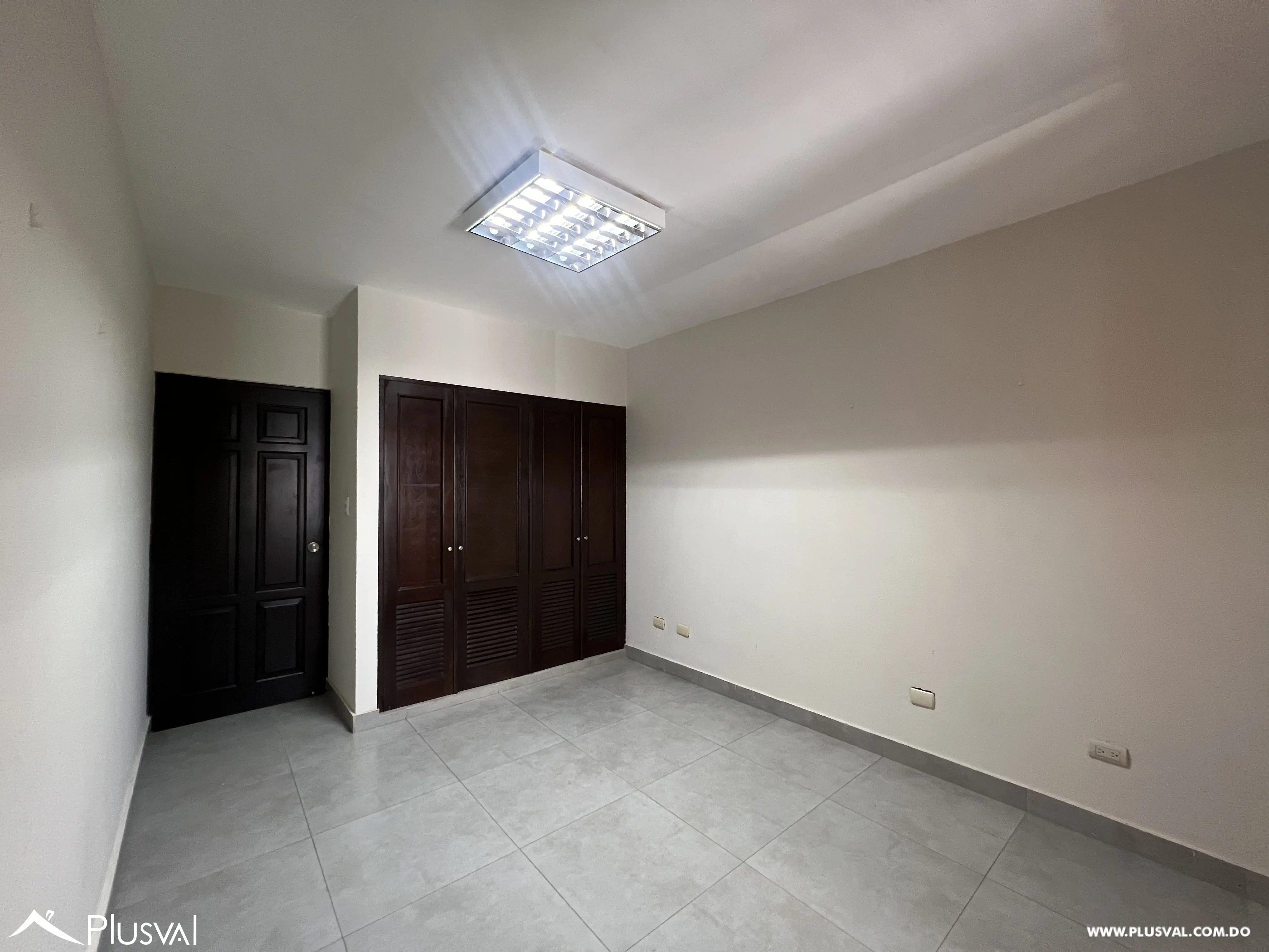 Amplio apartamento en venta en Piantini 488499