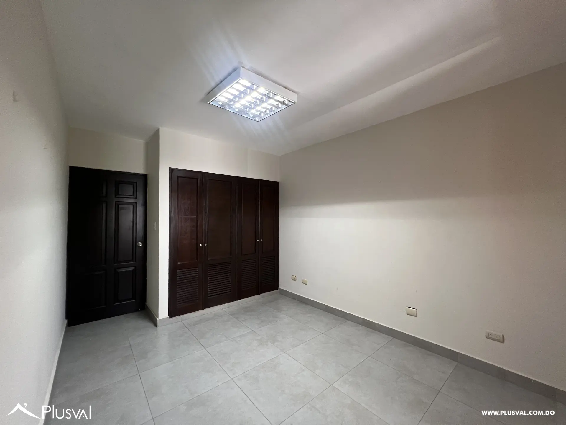 Amplio apartamento en venta en Piantini 488499