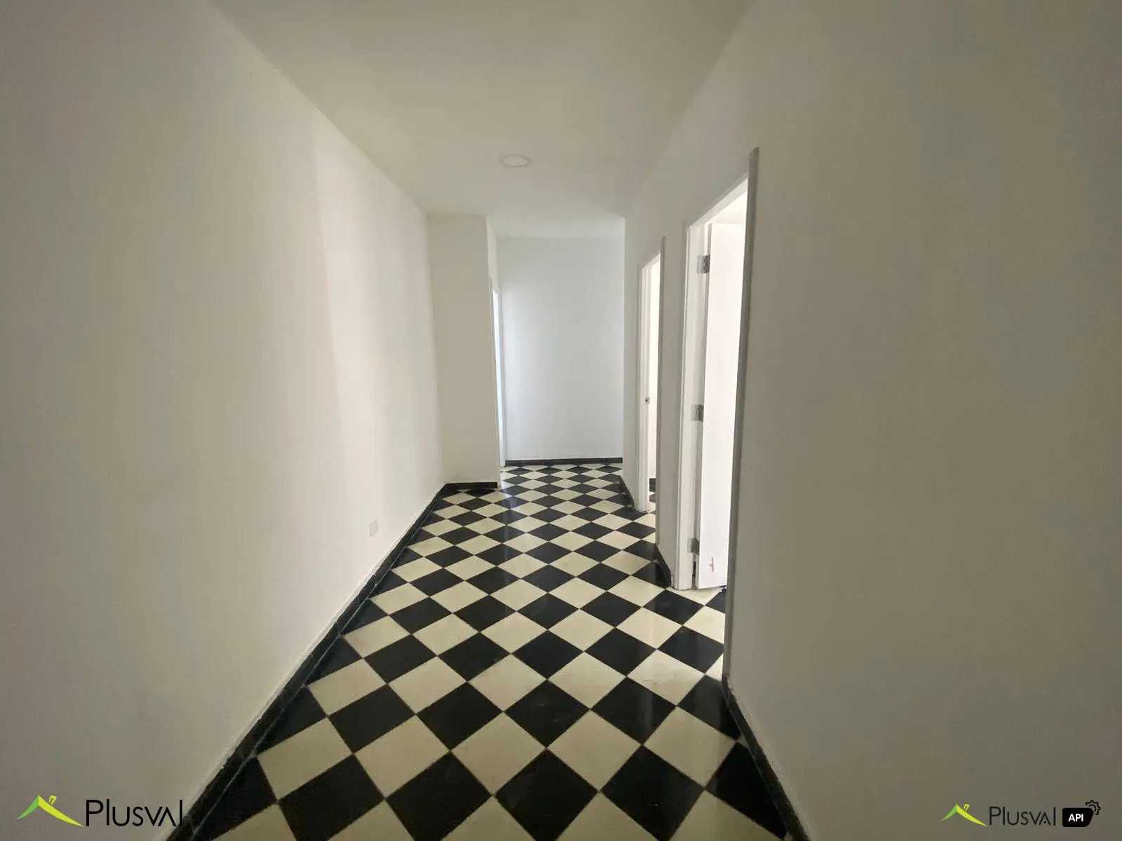 Alquilo Excelente Local Centro Odontologico Uruguay en Gazcue- Calle Uruguay 1, Gazcue 445511