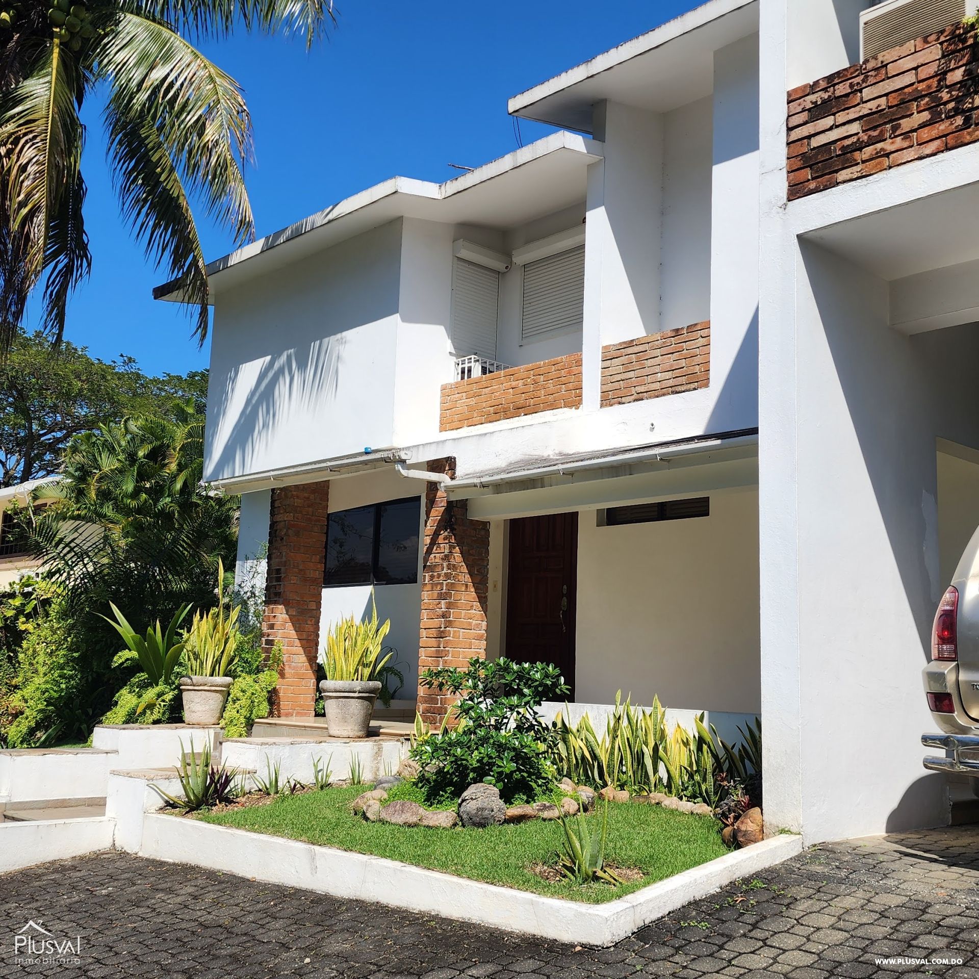 Se Vende Amplia Casa en Arroyo Hondo 420720