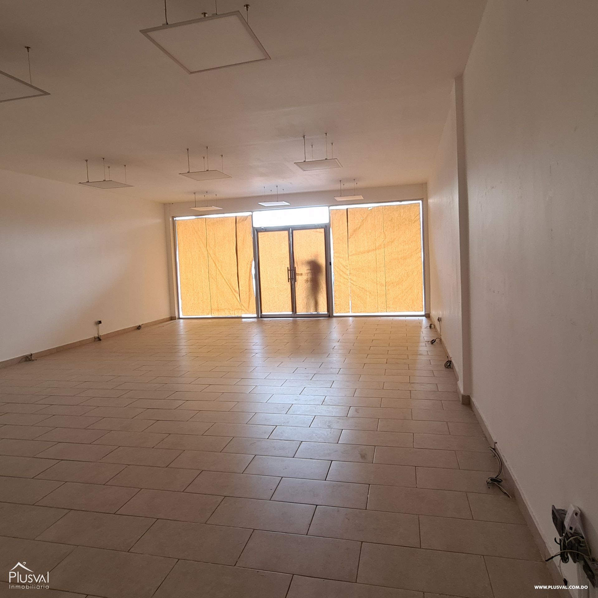 Local comercial en excelente plaza de San Isidro 206142