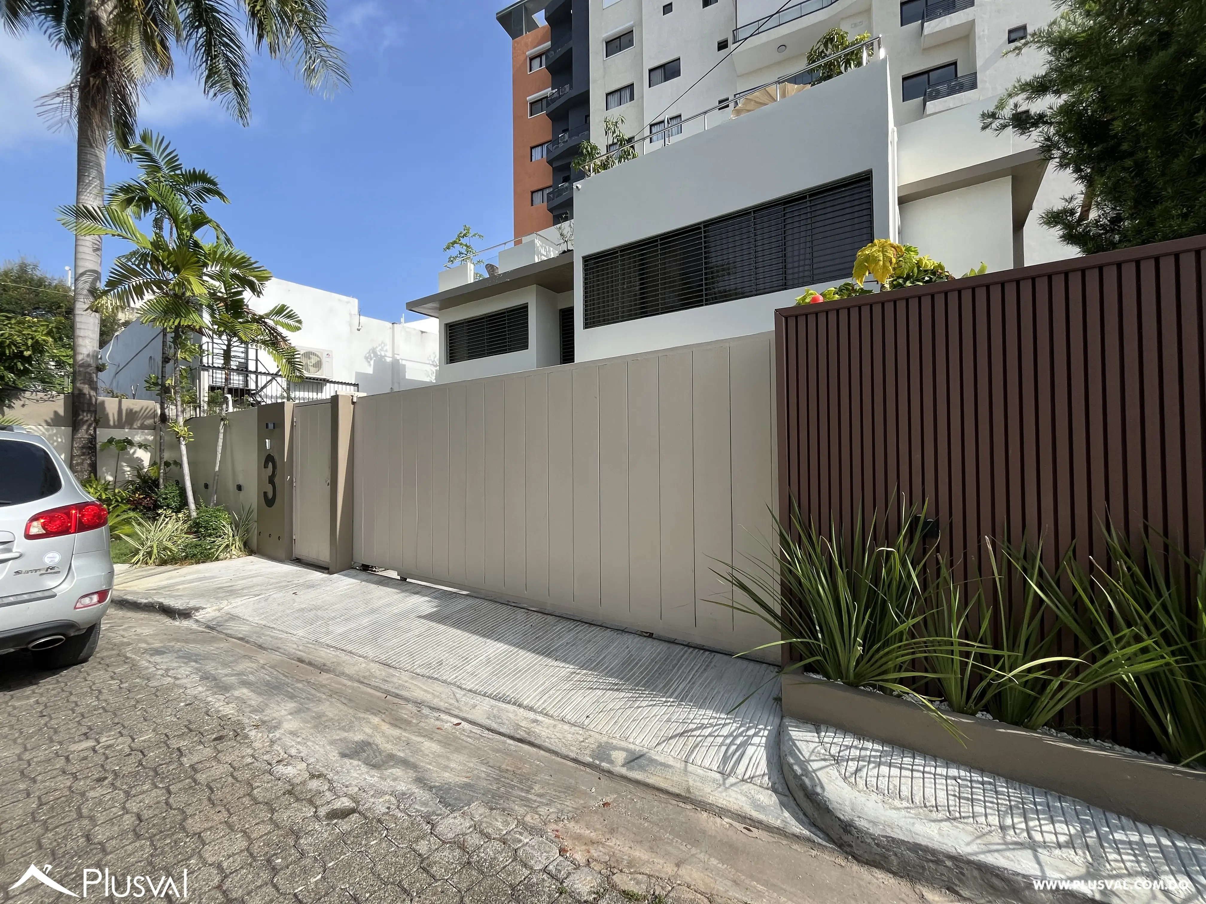 Casa de 4 habitaciones en alquiler amueblado en Los Cacicazgos 520205