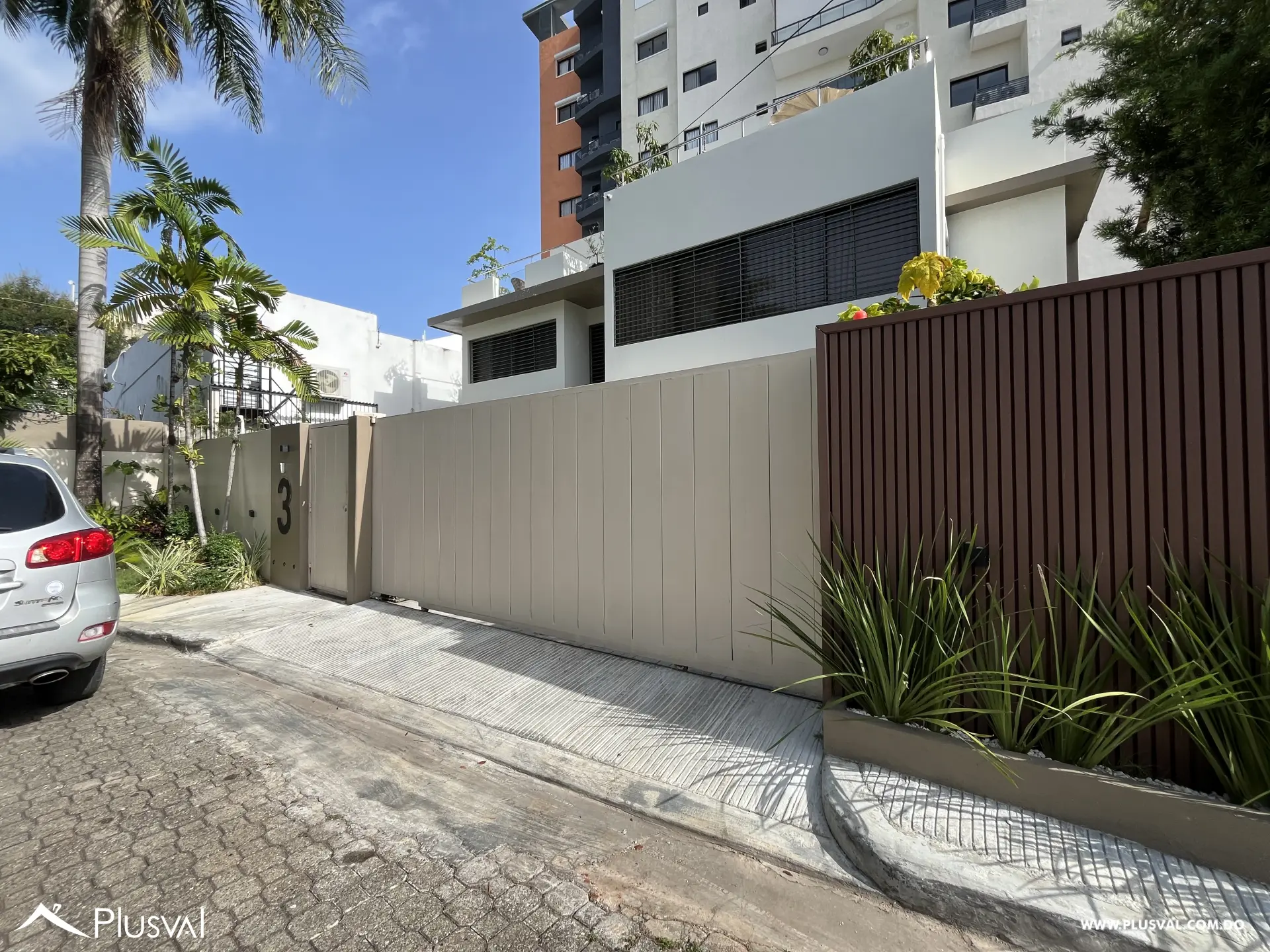 Casa de 4 habitaciones en alquiler amueblado en Los Cacicazgos 520205