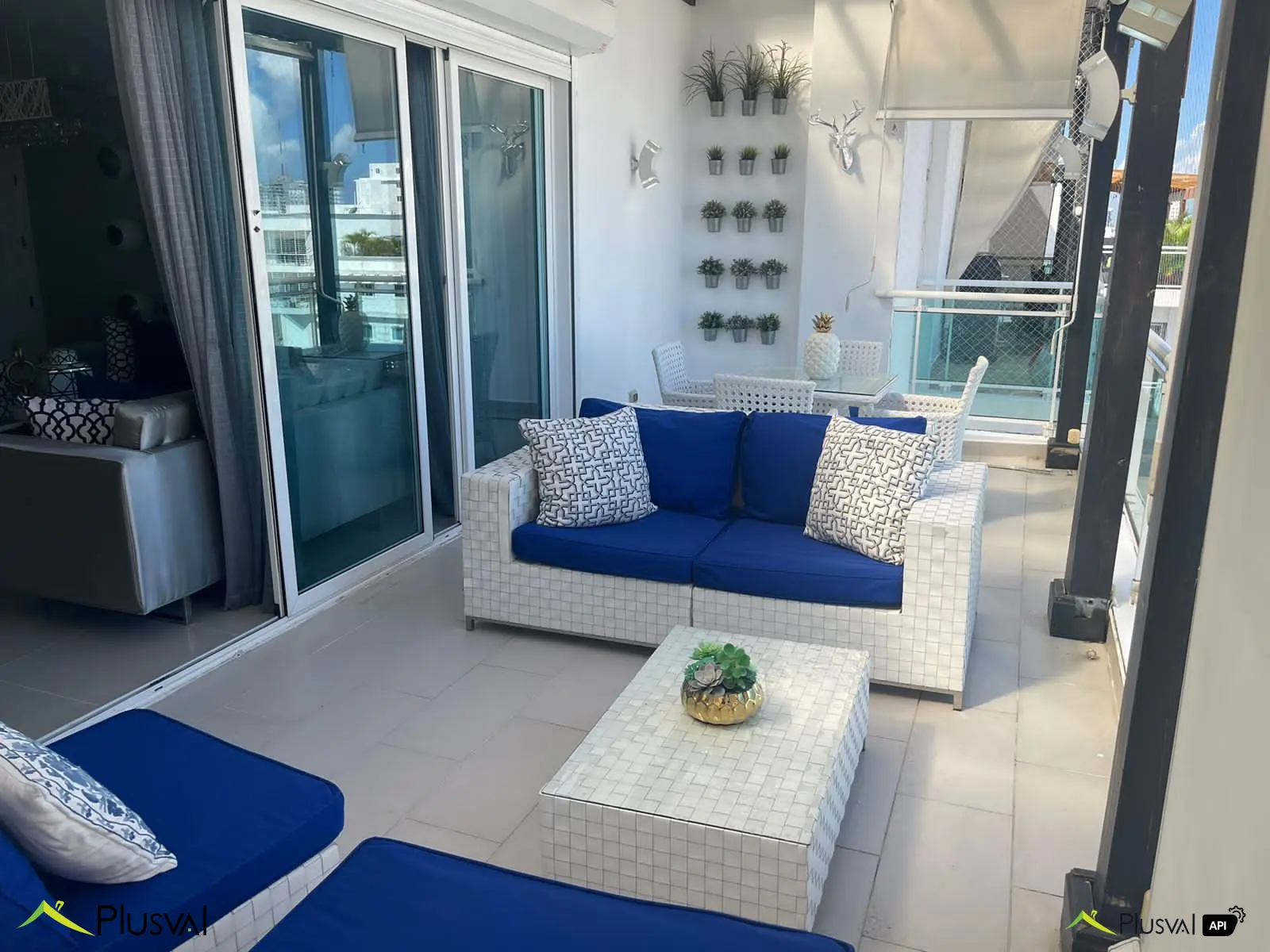 Alquiler  de Apartamento Amueblado, en Evaristo Morales. 448824