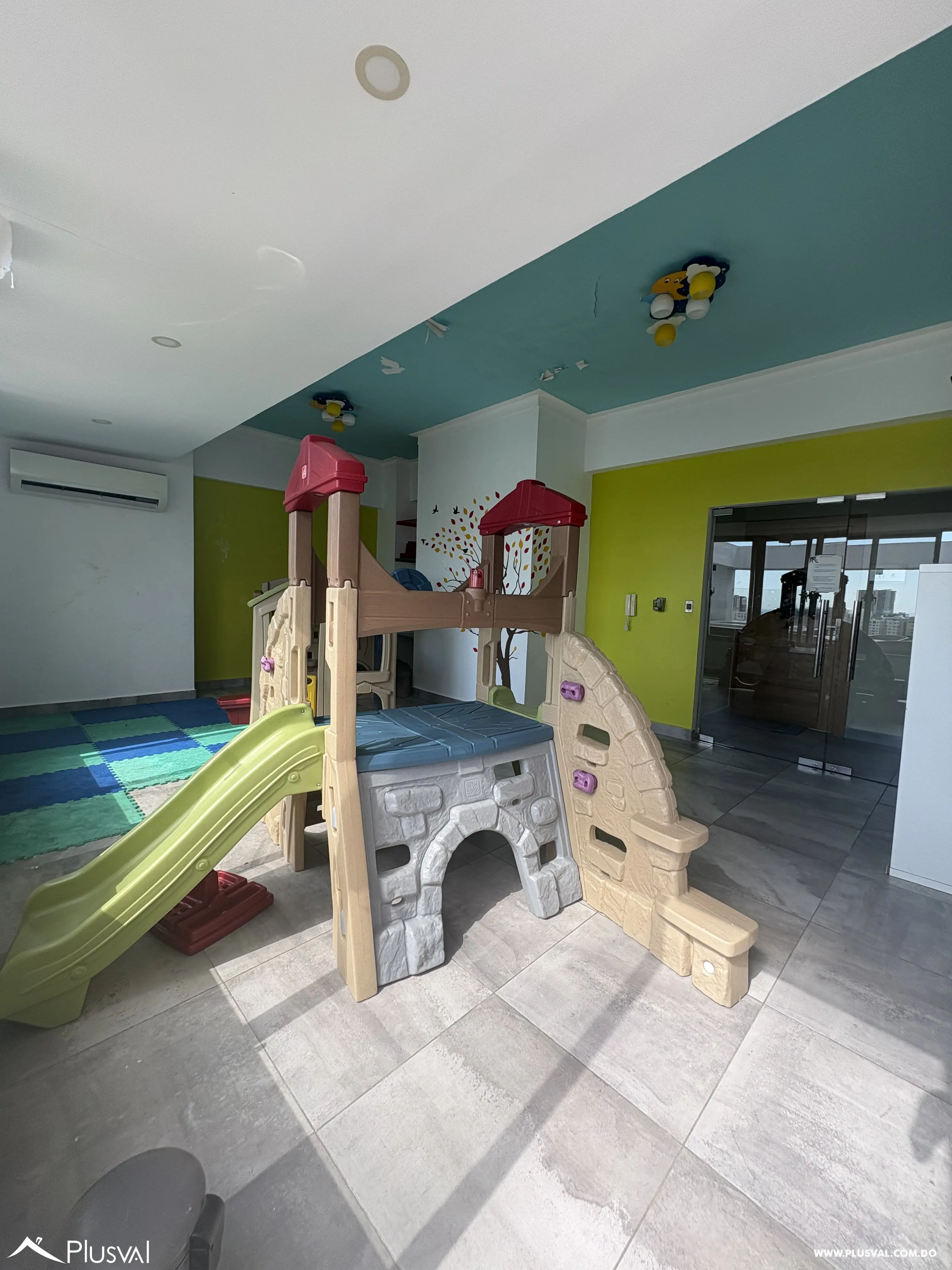 Exclusivo apartamento en venta en Evaristo Morales con dos parqueos 472349