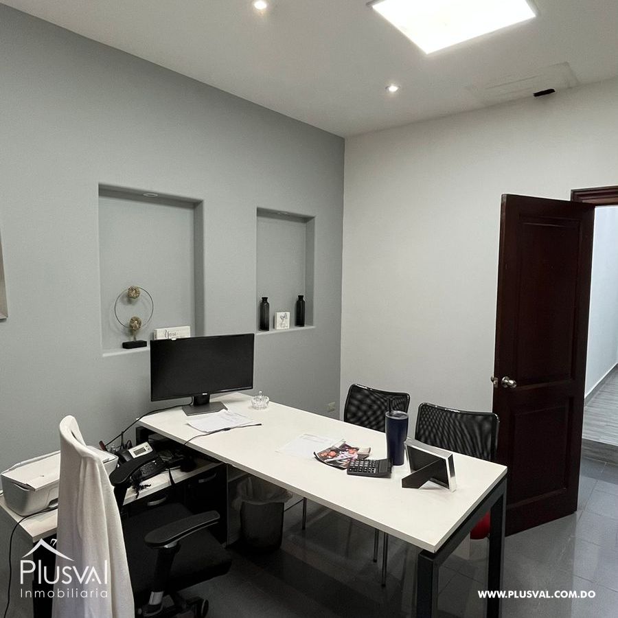 Amplio local en venta en Piantini 306997