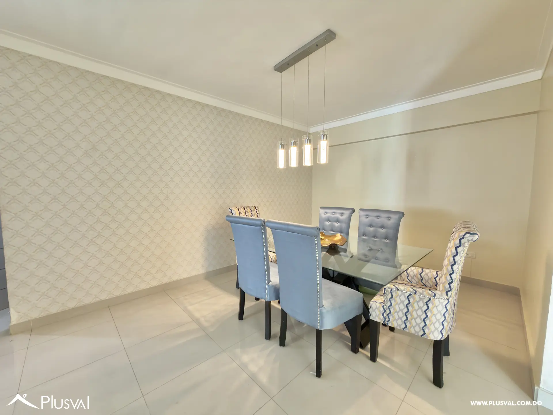ALQUILER DE AMPLIO APARTAMENTO DE 3 HABITACIONES EN LOS CACICAZGOS CON LINEA BLANCA 523096