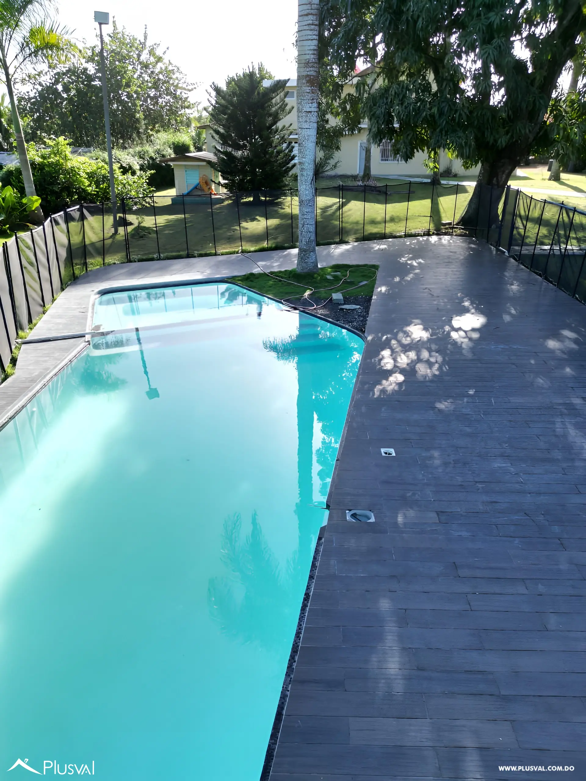 Exclusiva Finca Residencial con 7 Habitaciones, Piscina y Amplias Áreas Verdes 523791