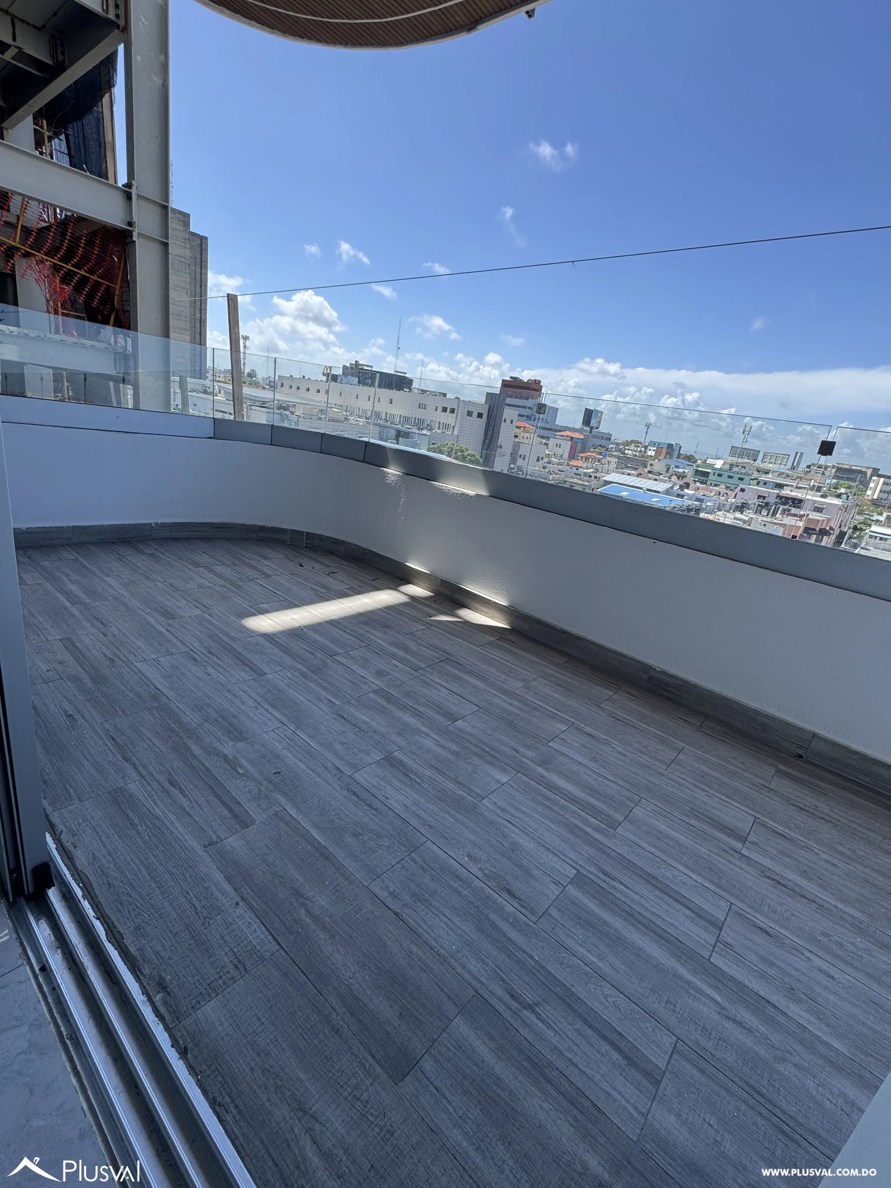 Alquiler de apartamento con linea blanca en torre de lujo en Gazcue 498551