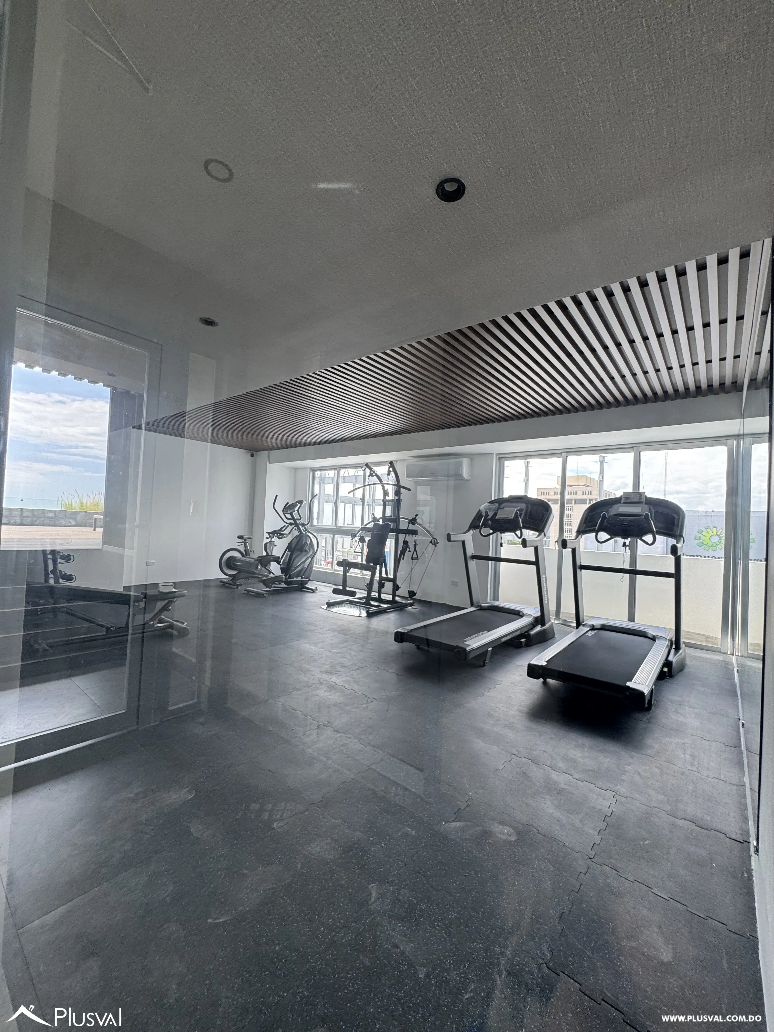 Alquiler de apartamento con linea blanca en torre de lujo en Gazcue 498558