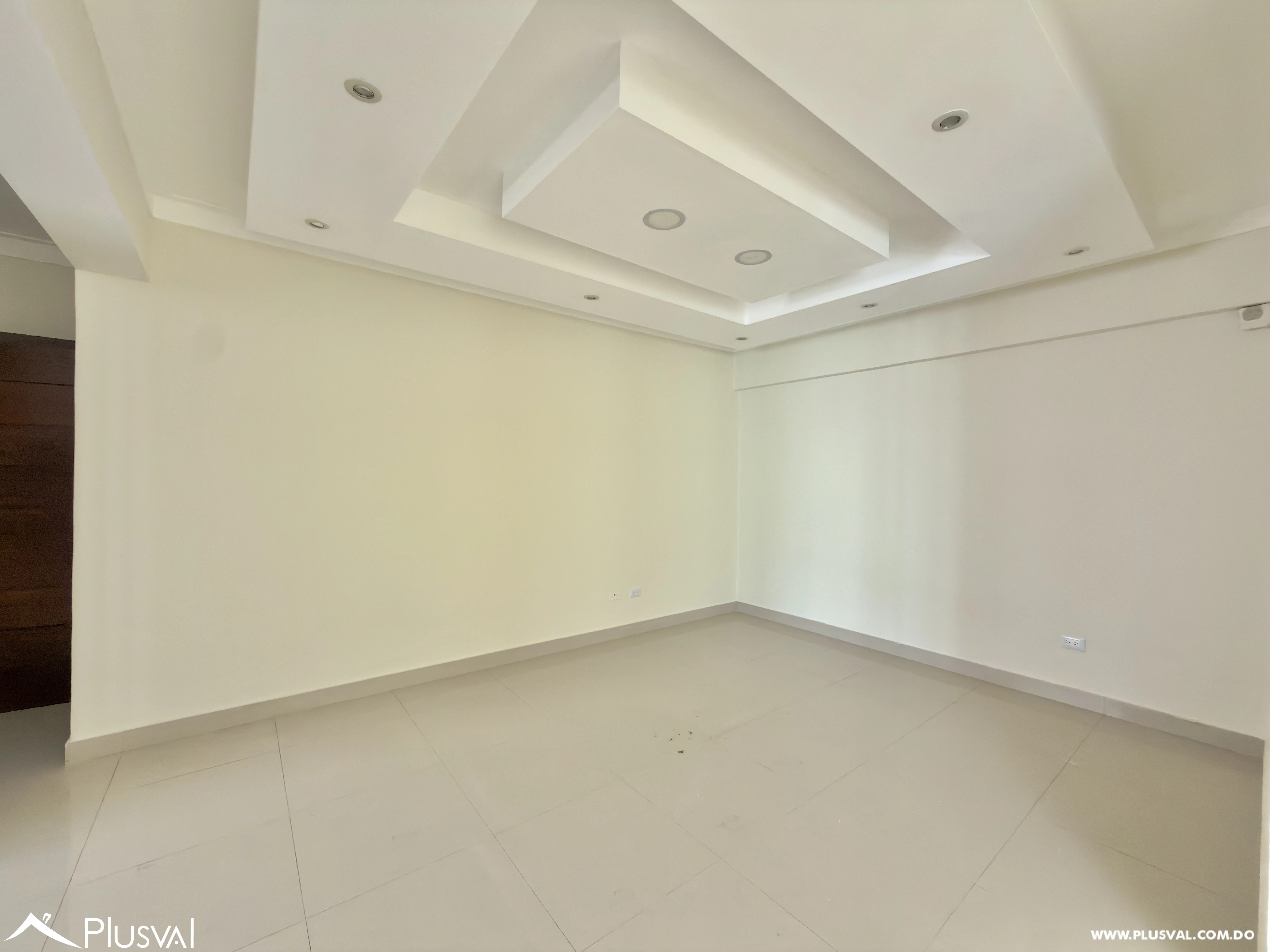 ALQUILER de amplio apartamento de 3 Habitaciones y 4 Parqueos en LOS CACICAZGOS 528859