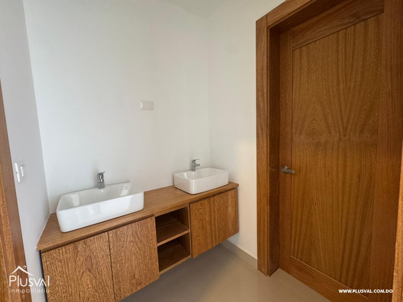 Casa en planos en venta en una zona residencial cerrada, Jardines del Sur. 477792