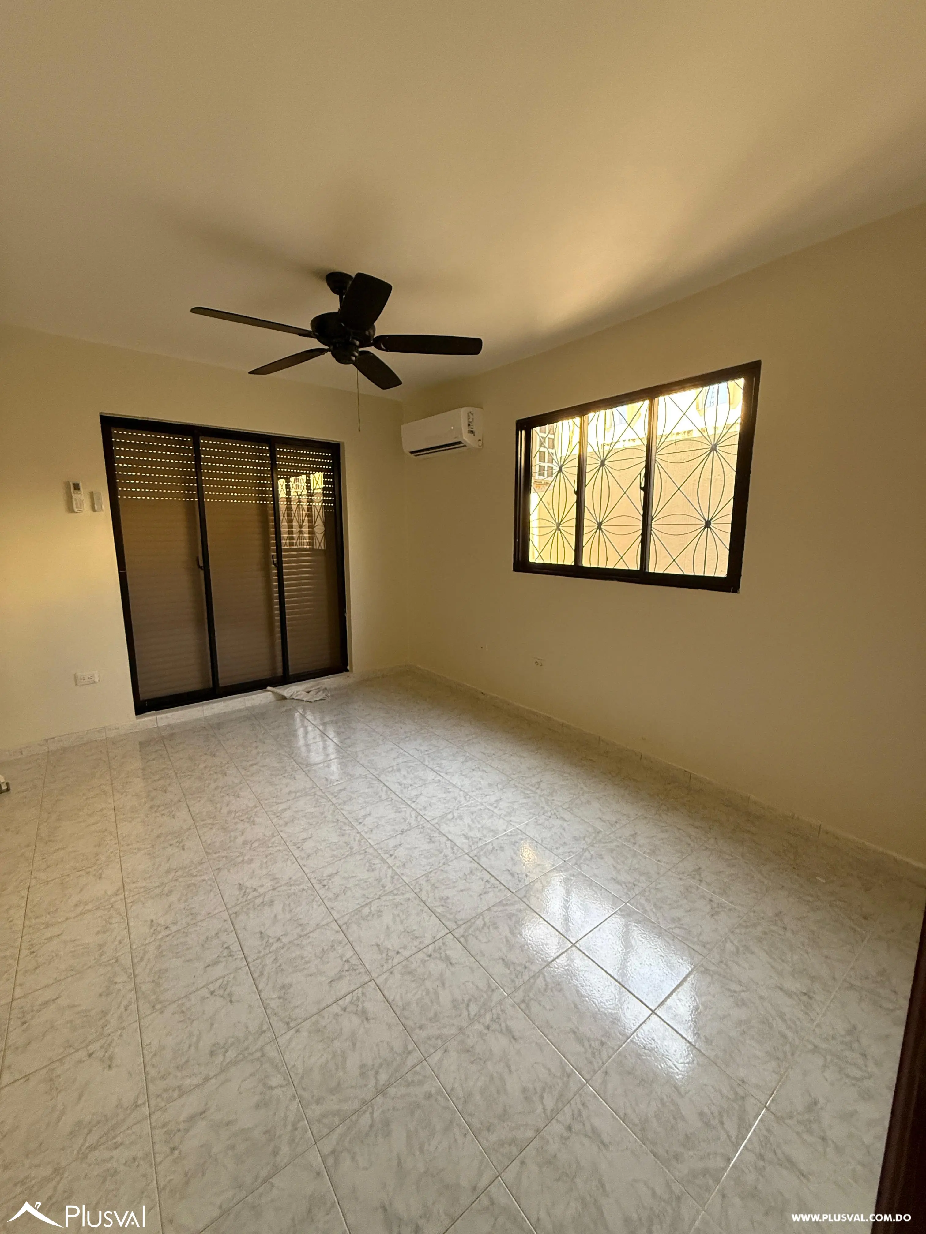 Apartamento en alquiler de 2 habitaciones en el Ensanche Quisqueya 470266