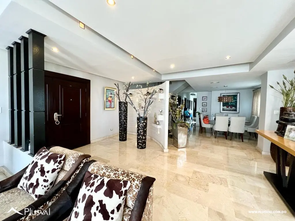 Excelente PH de 3 niveles en venta en una de las zonas mas tranquilas de Naco 492611